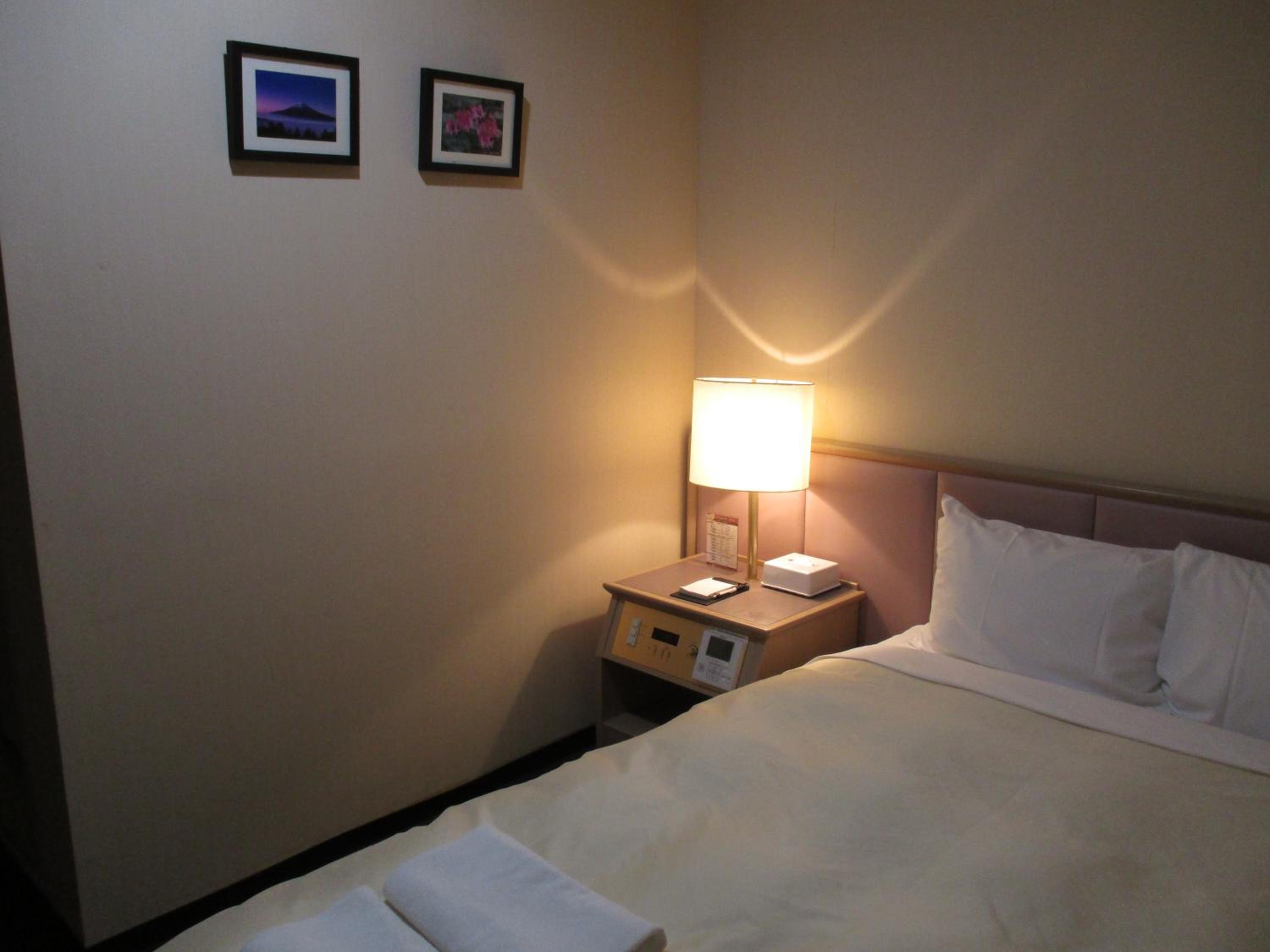 Double Room with Small Double Bed - Smoking photo 3