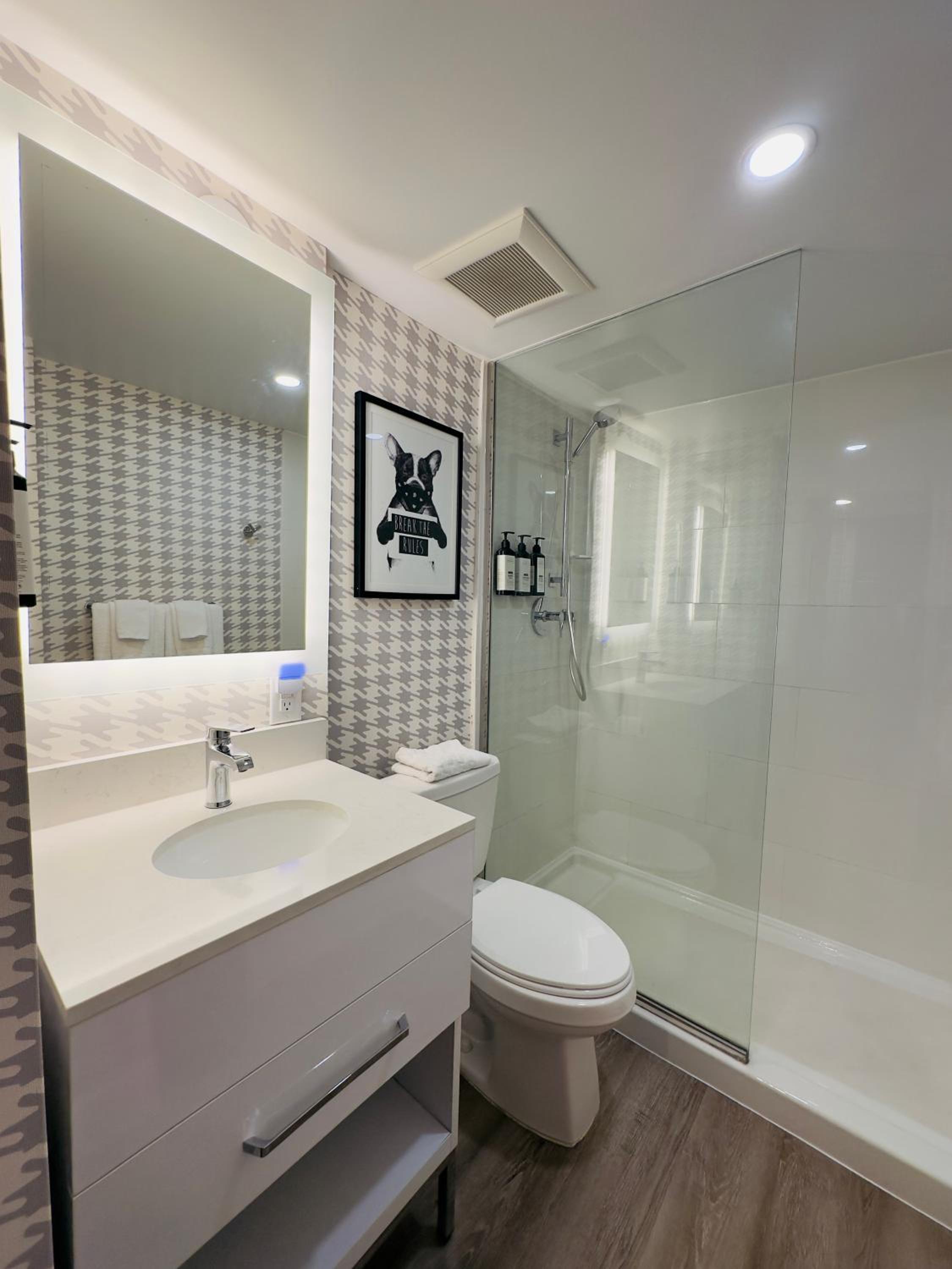Queen Room - Non Smoking - Photo 2