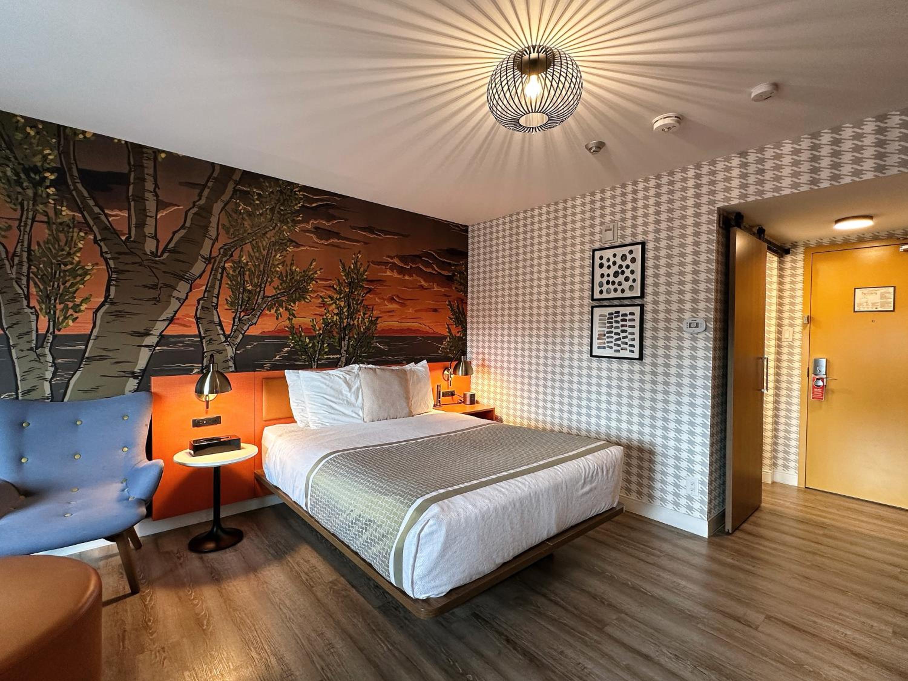 Queen Room - Non Smoking - Photo 3