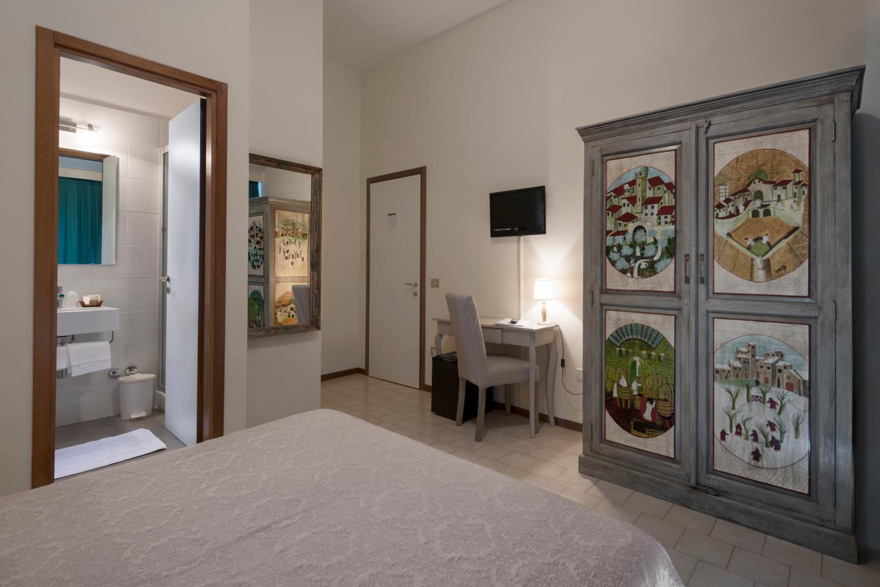 Double Room - Photo 6
