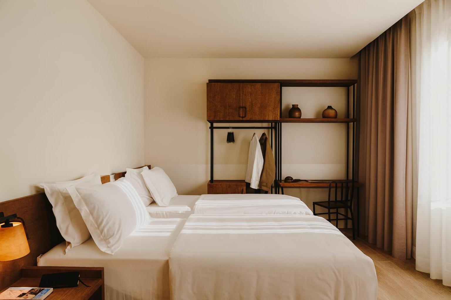 Deluxe Twin Room photo 2