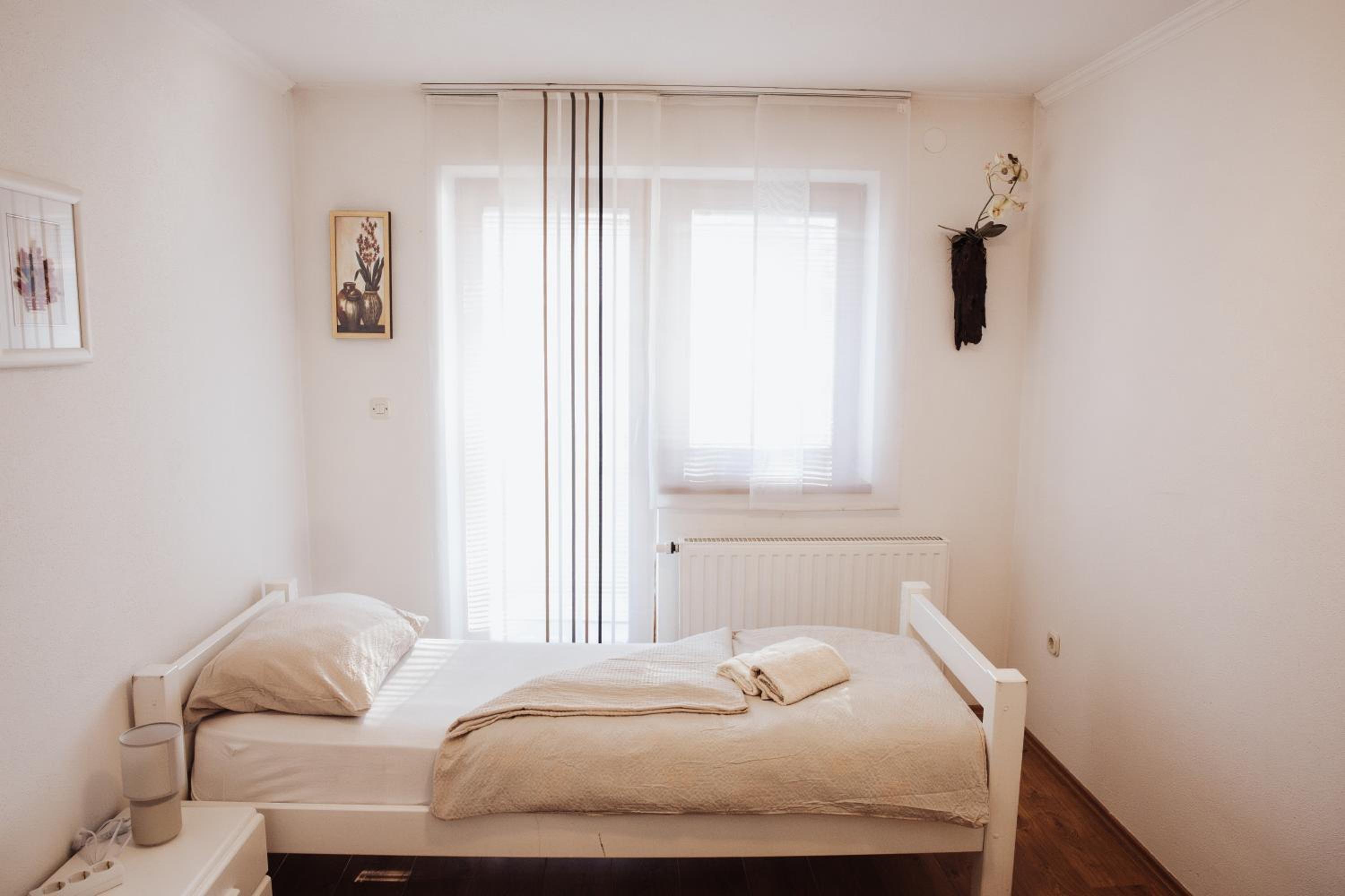 One-Bedroom Apartment with Balcony photo 2
