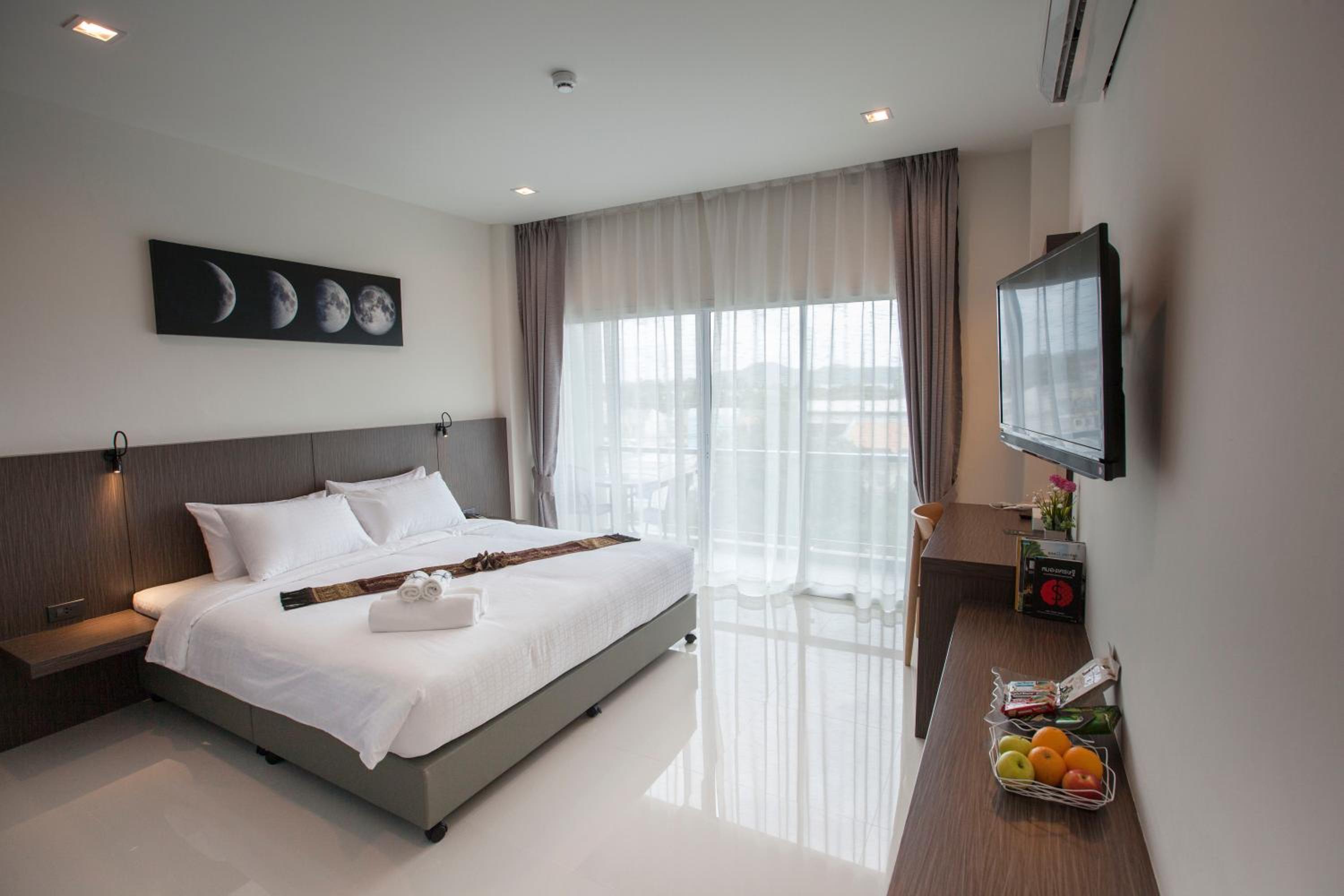 Standard Queen Room