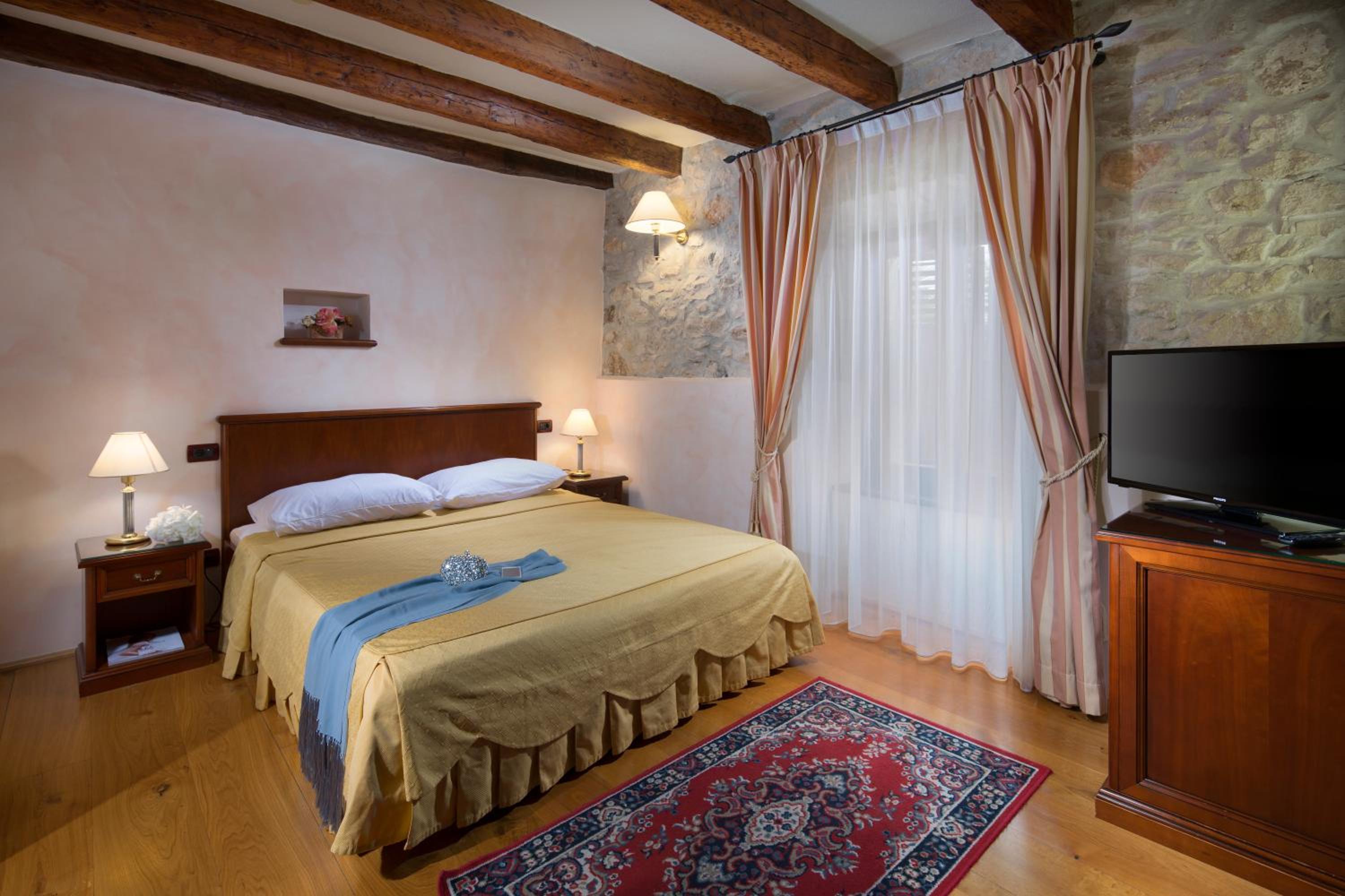 Superior Double Room - Photo 4