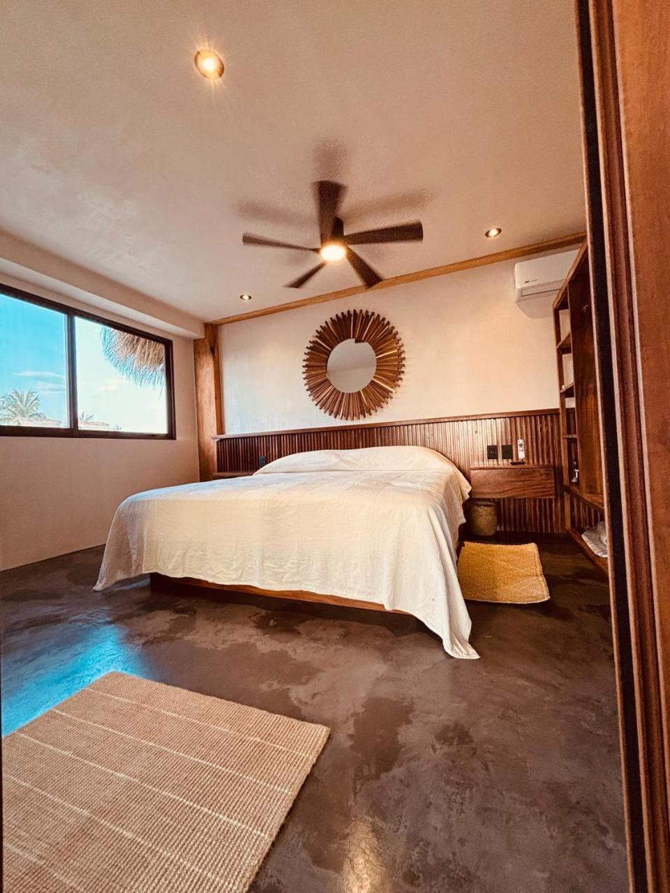 One-Bedroom Deluxe Apartment