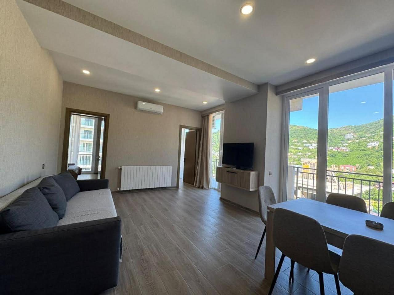 Apartment with Sea View photo 2