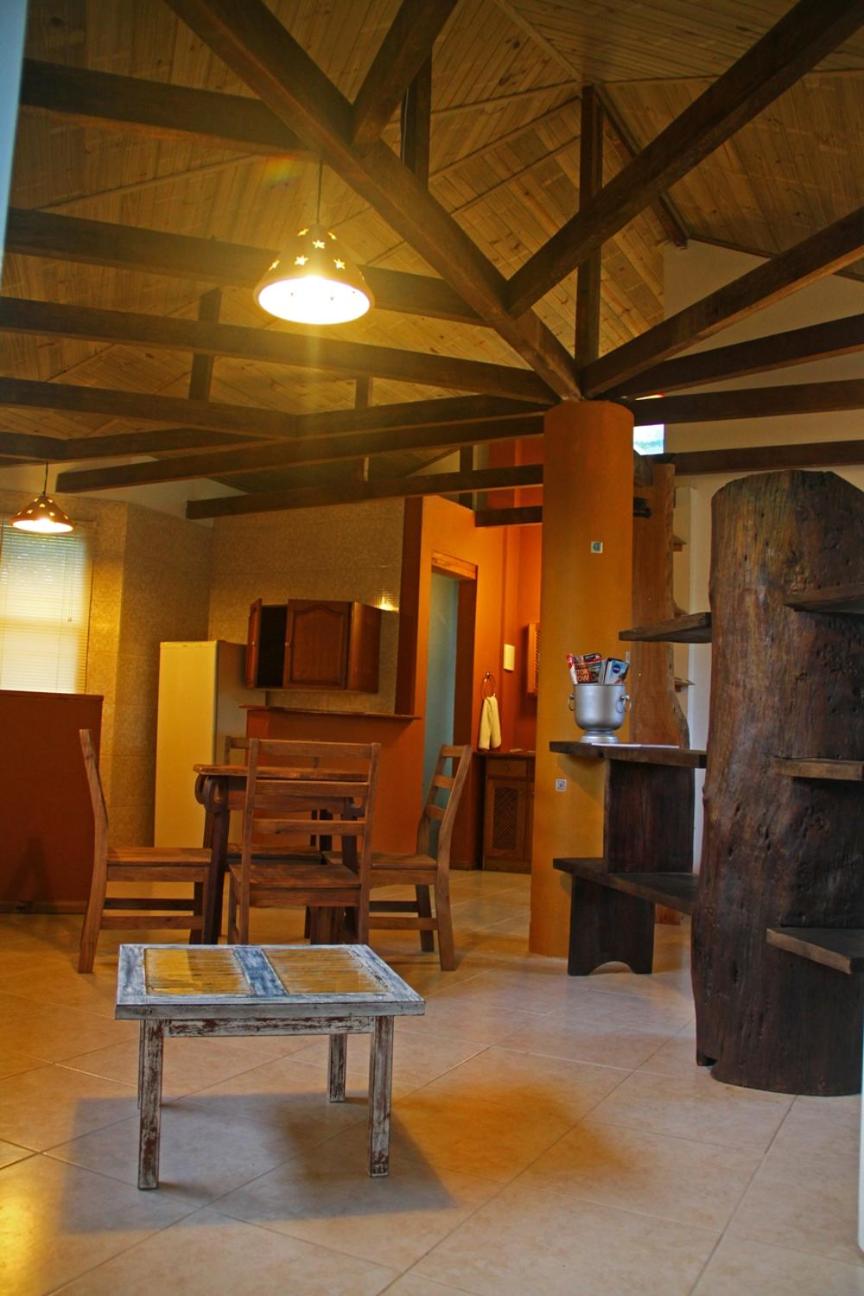 Deluxe Queen Studio