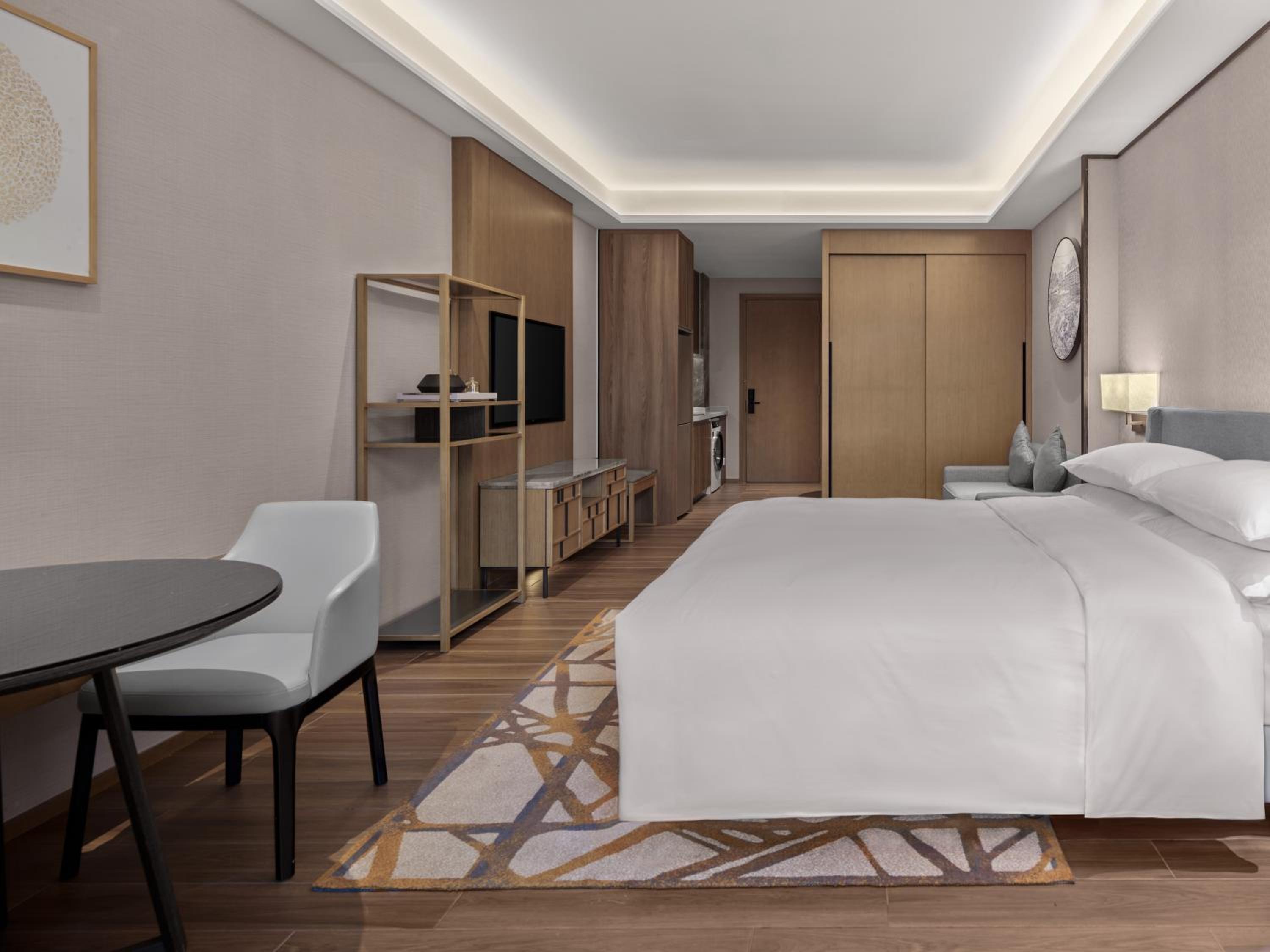 One-Bedroom King Apartment with City View