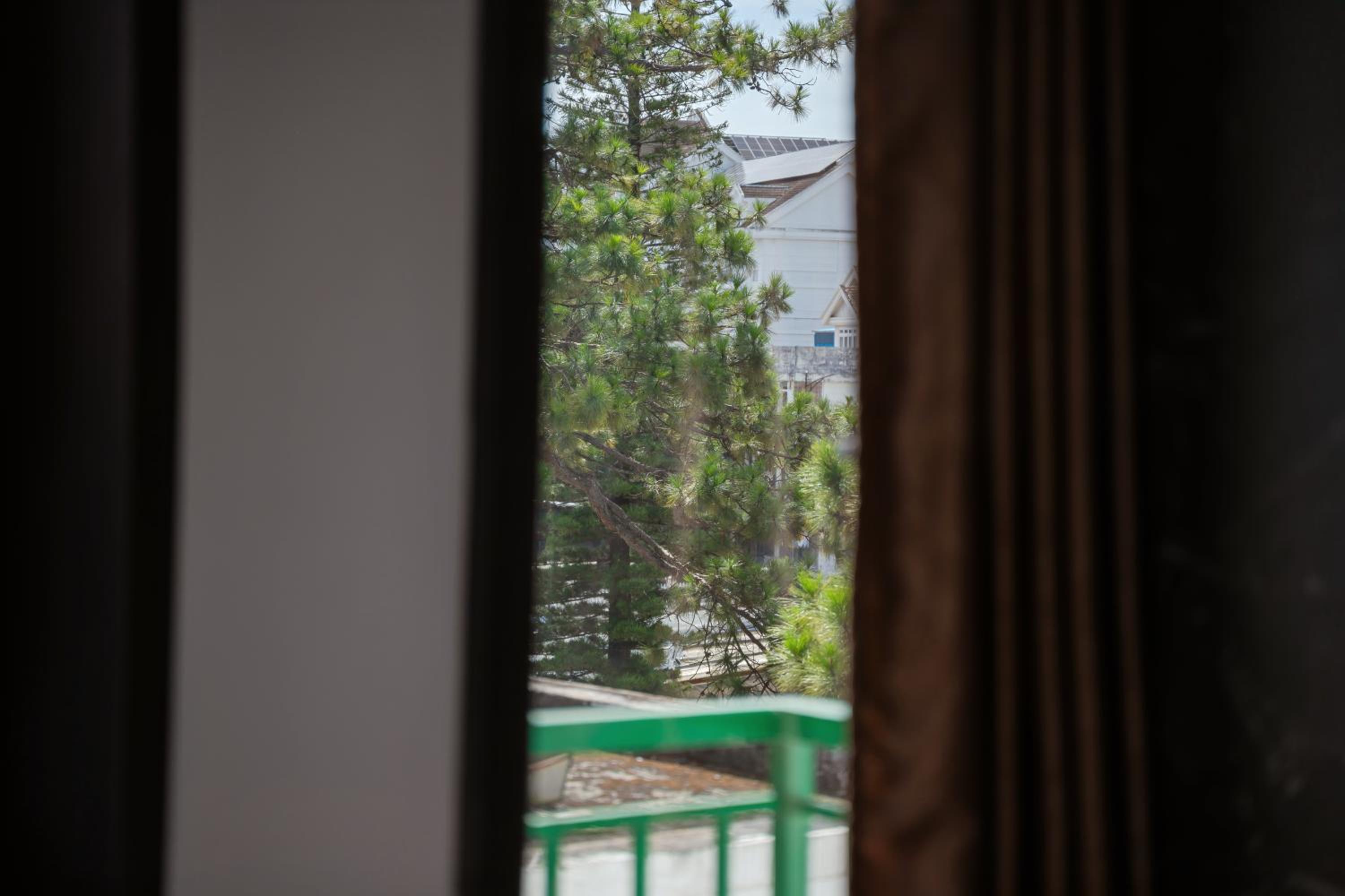 Twin Room with Balcony - Photo 3