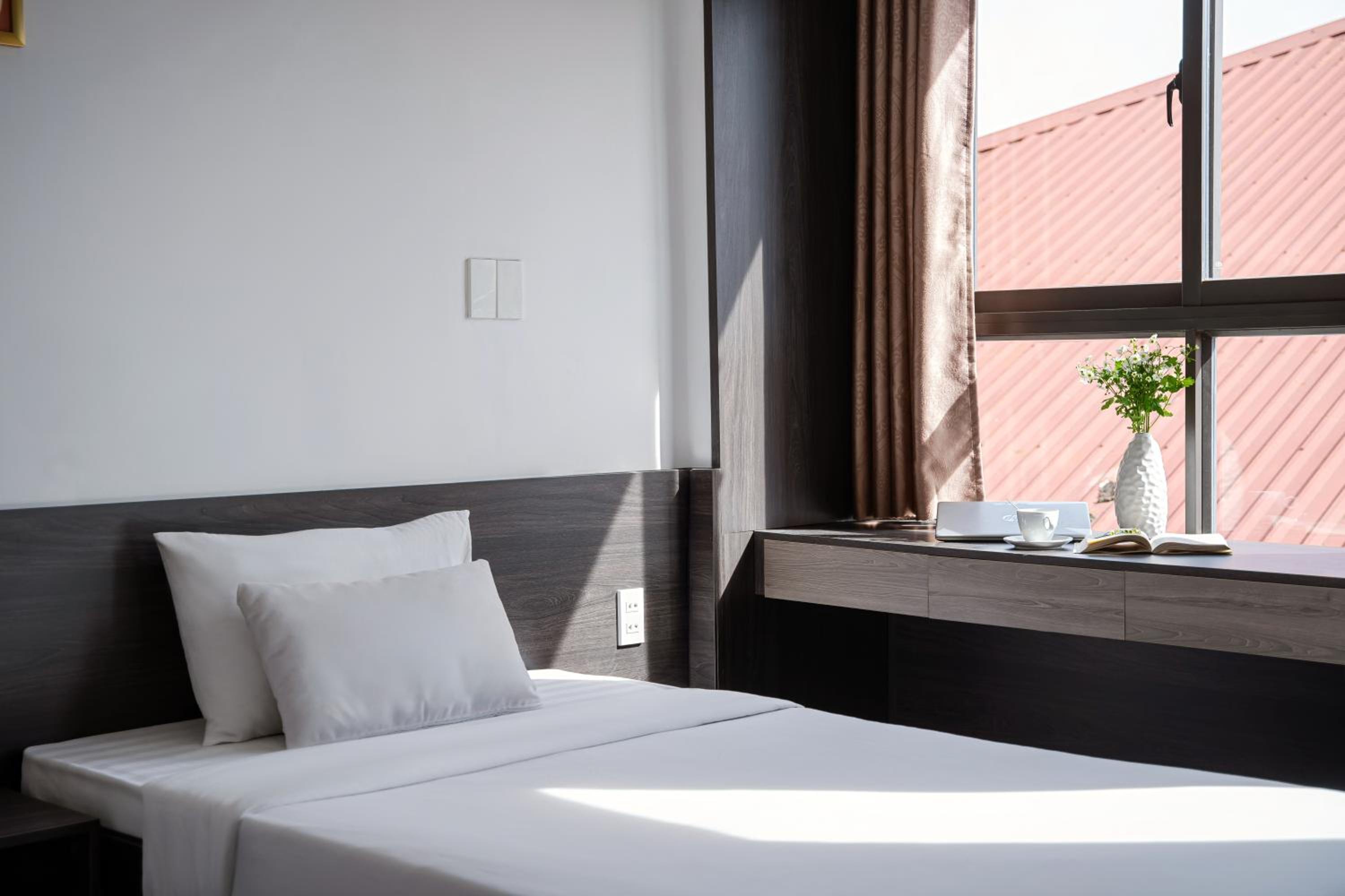 Twin Room with Balcony - Photo 22