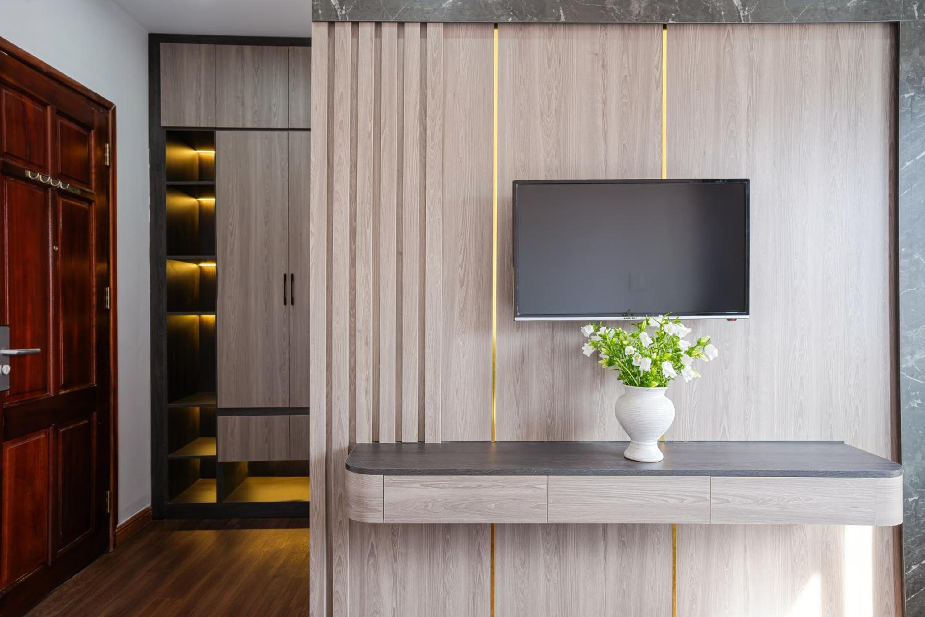 Twin Room with Balcony - Photo 2
