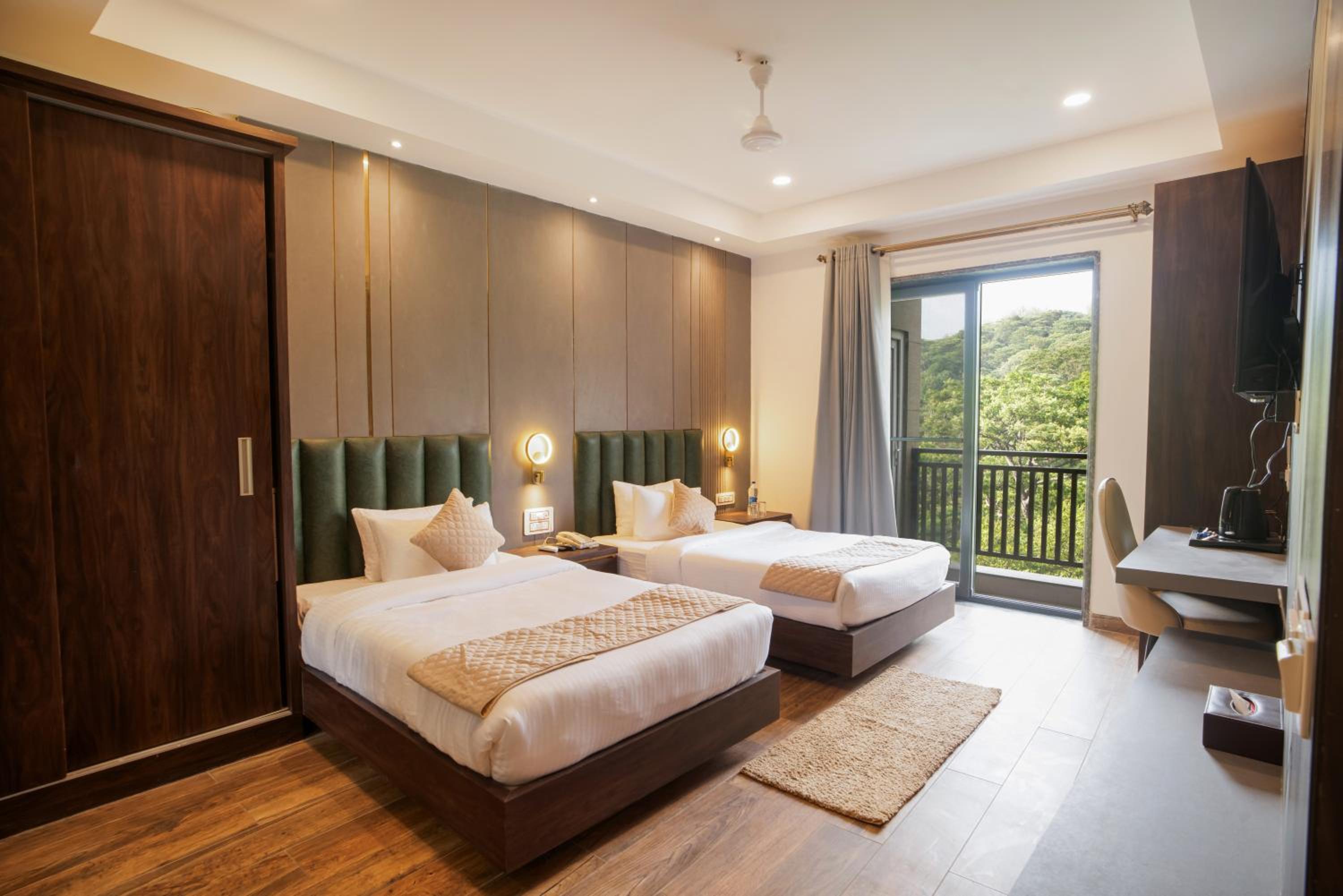 Deluxe Double or Twin Room