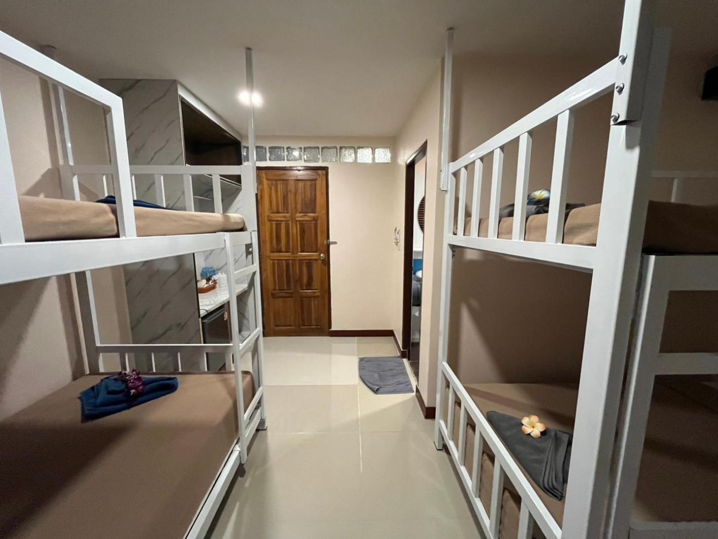 Bed in 4-Bed Female Dormitory Room photo 3