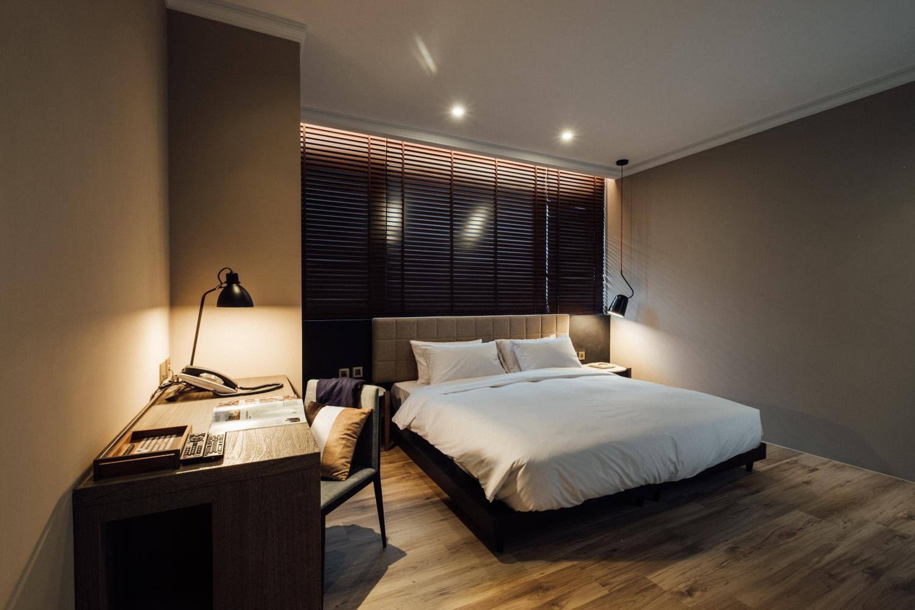 Chez Nous Classic Double or Twin Room with City View