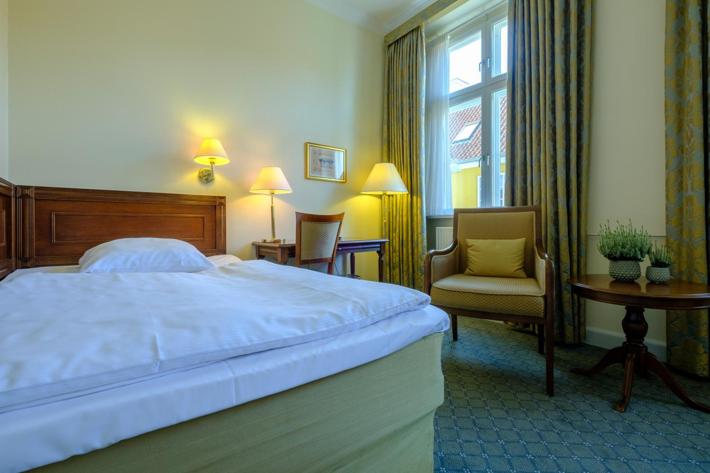 Standard Single Room thumbnail 5