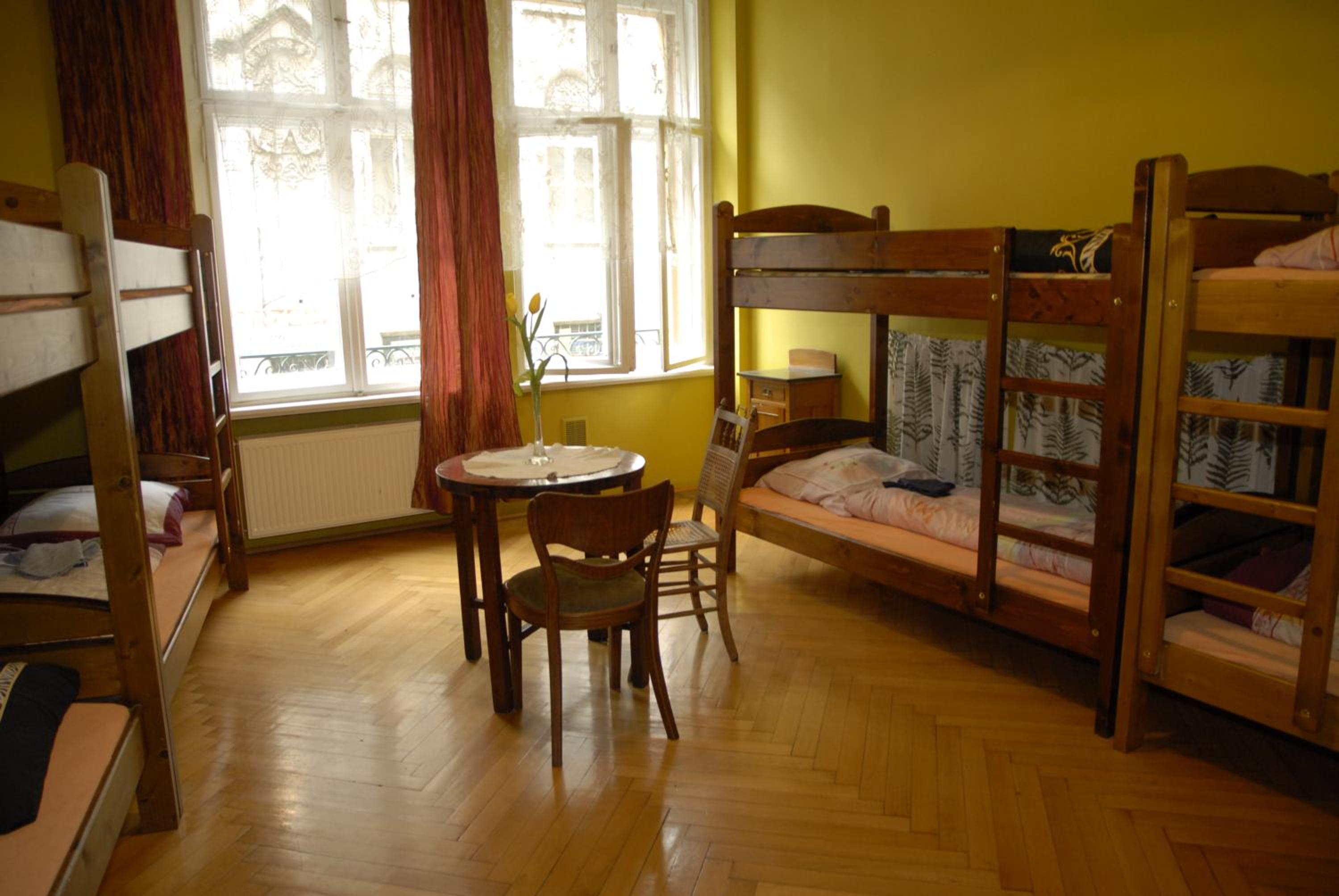 Bed in 8-Bed Dormitory Room photo 1