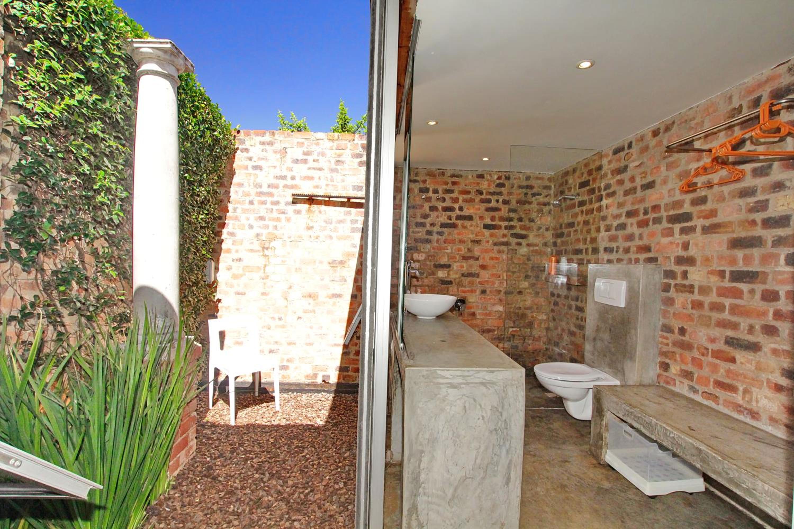 King or Twin Room - Court Yard photo 2