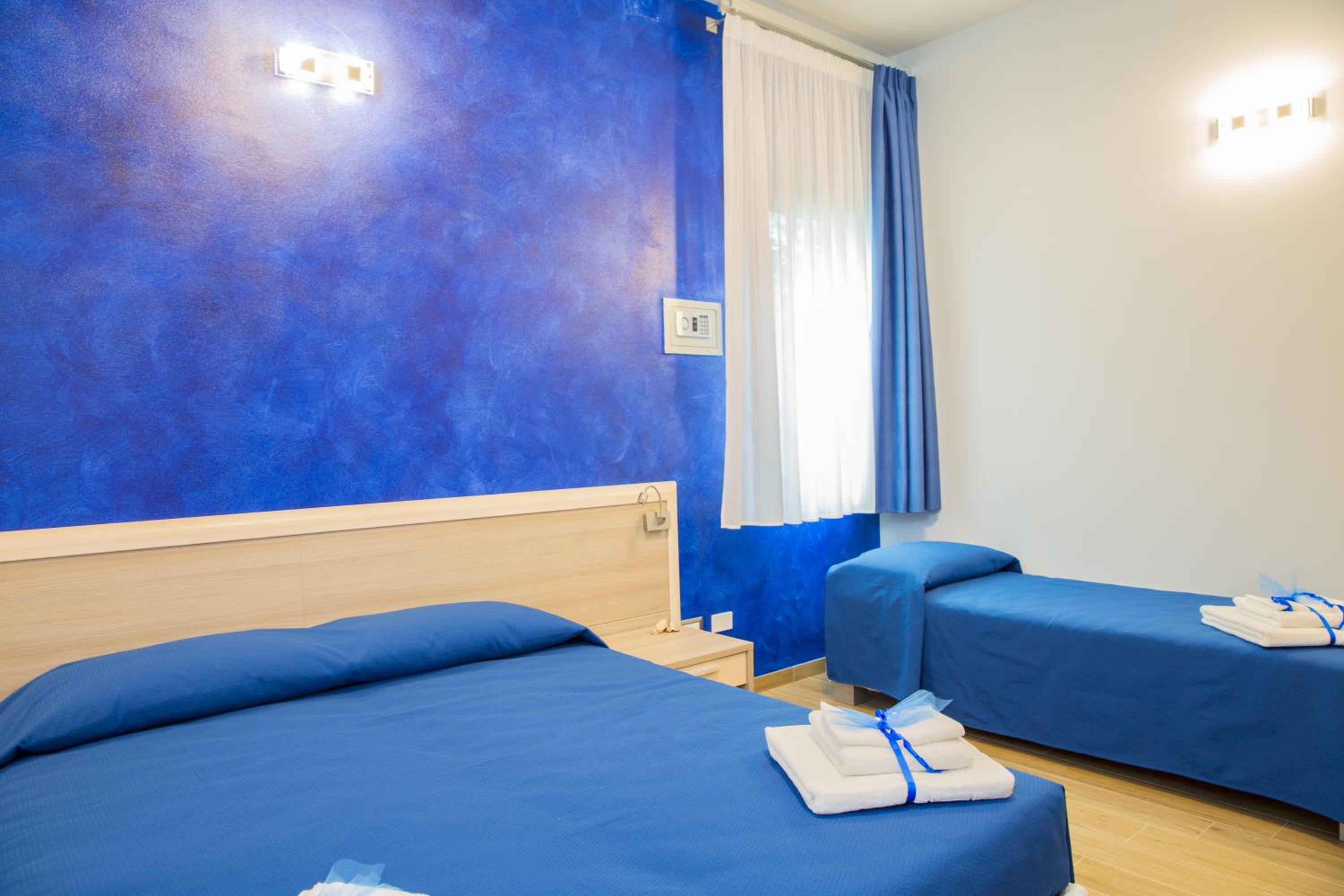 Triple Room with Private Bathroom photo 3