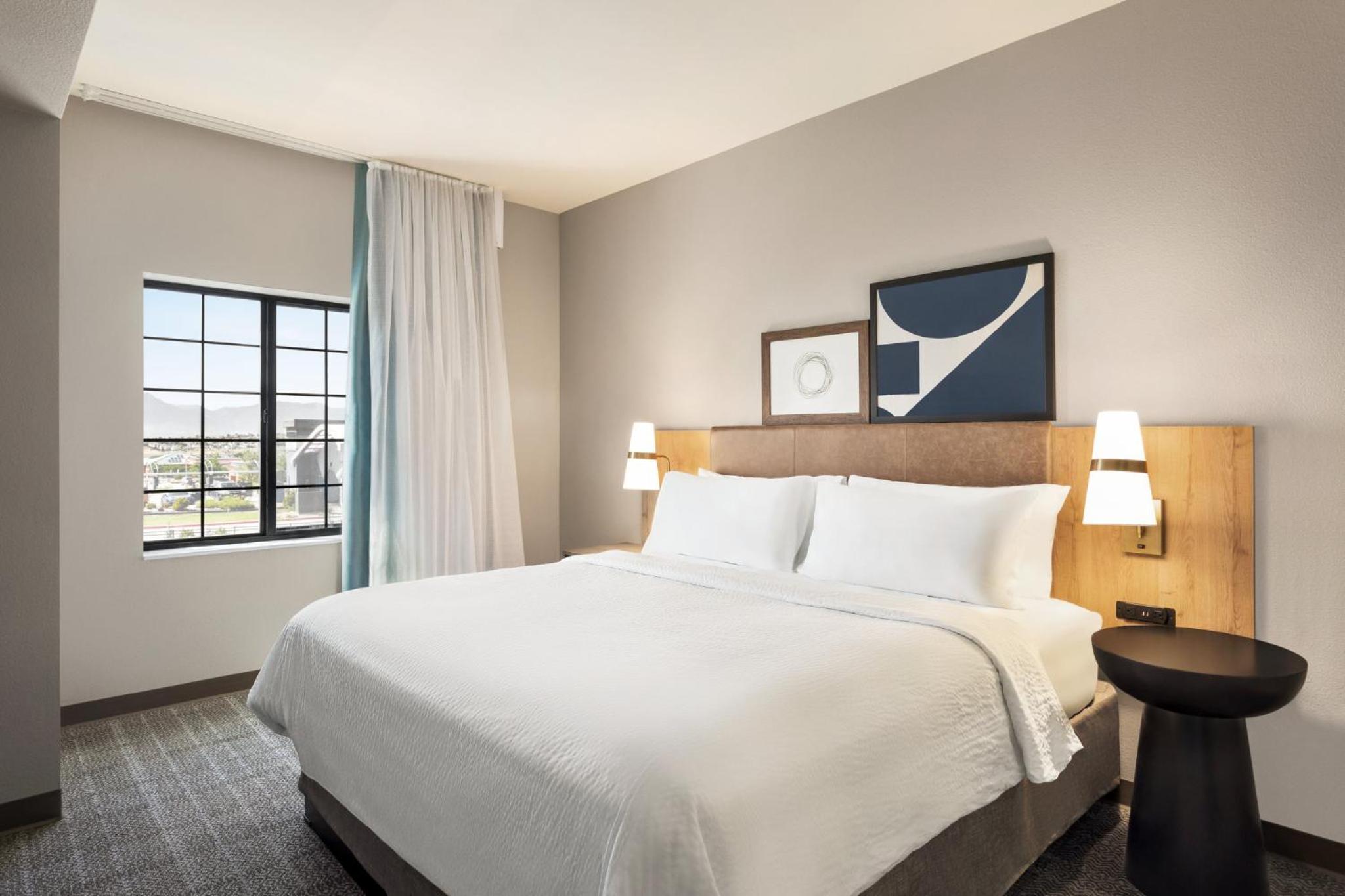 Two-Bedroom Suite with Mountain View