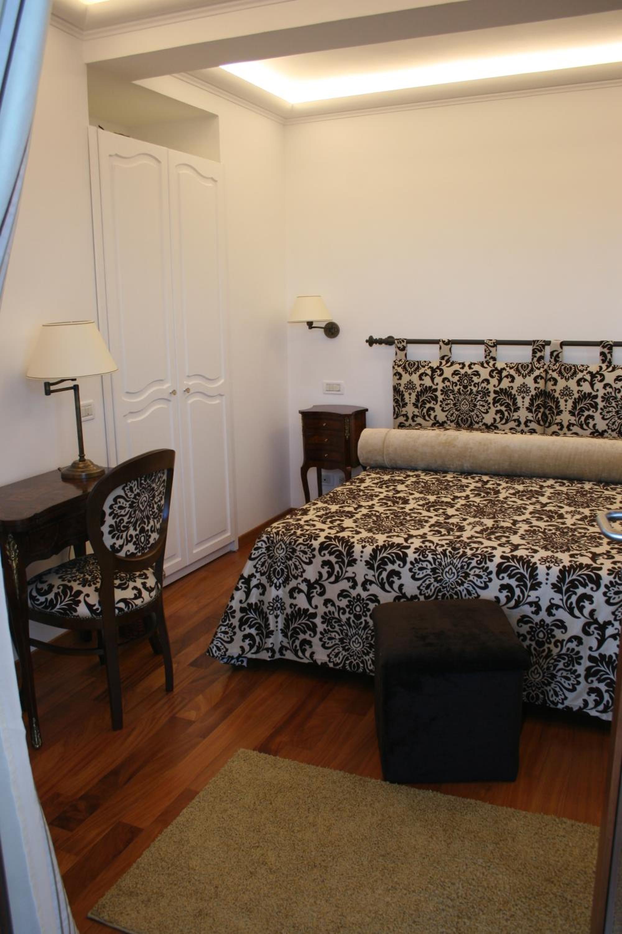 Double Room with Sea View - Photo 12