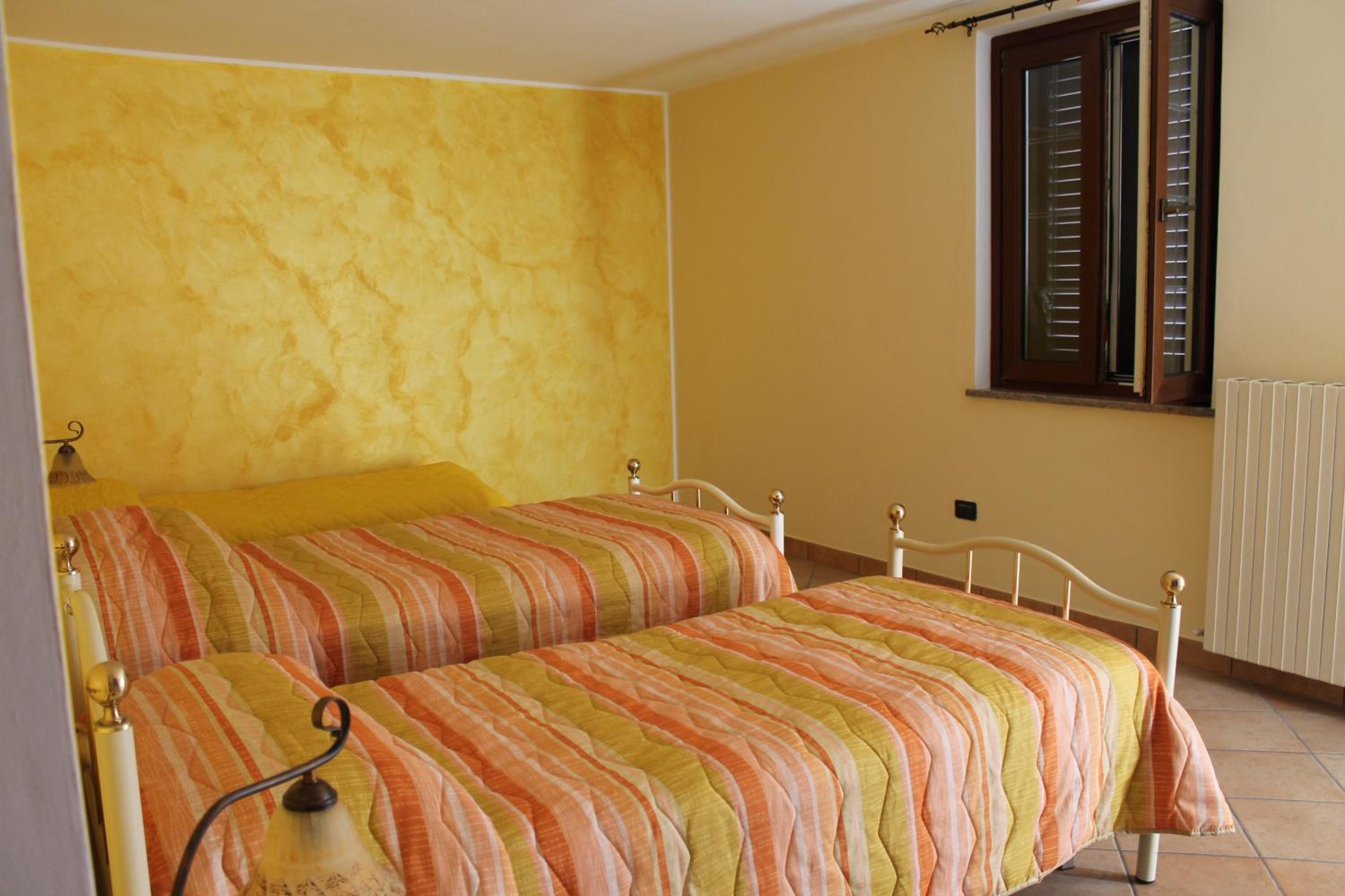 Double Room - Photo 9