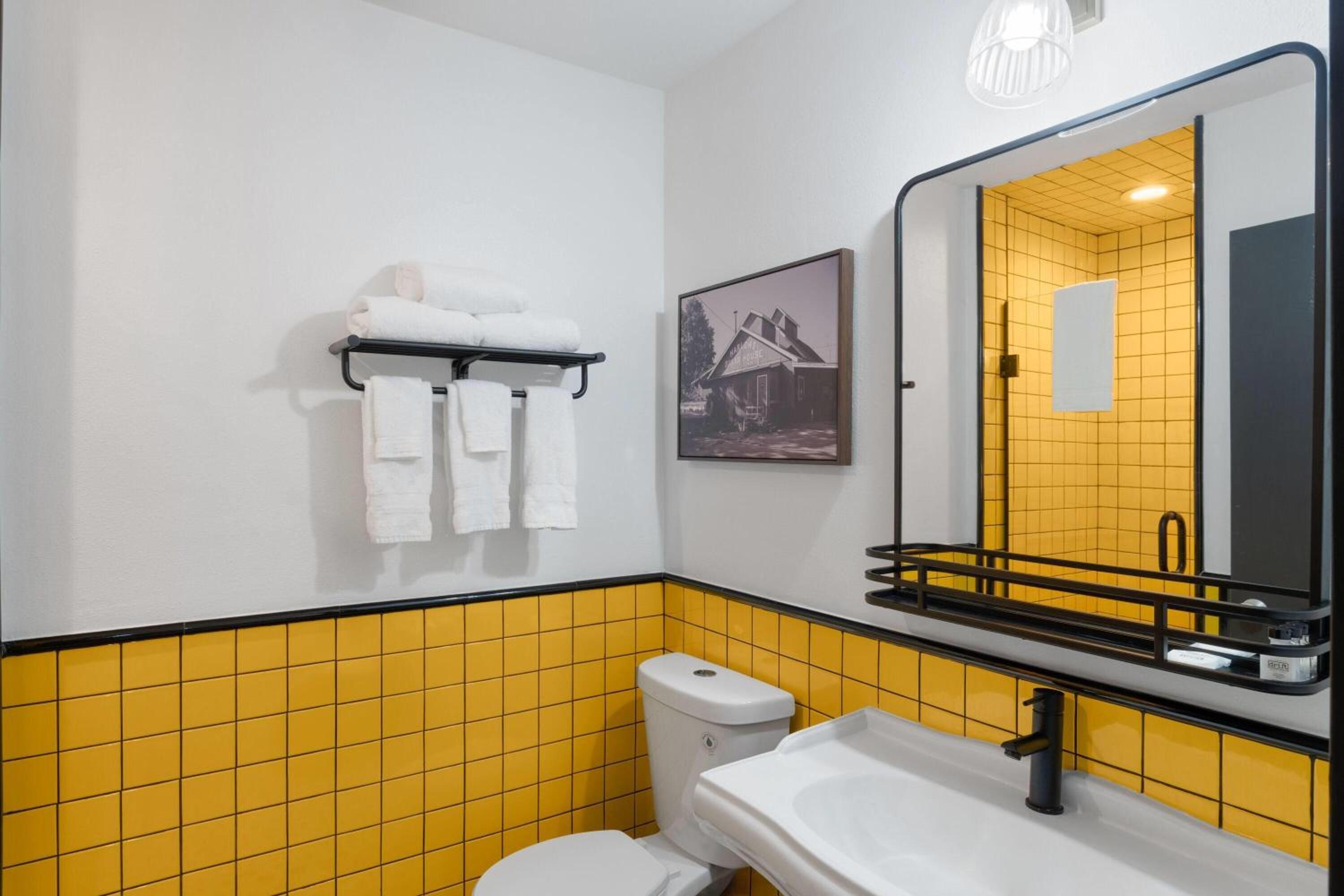King Room - Non-Smoking - Photo 1