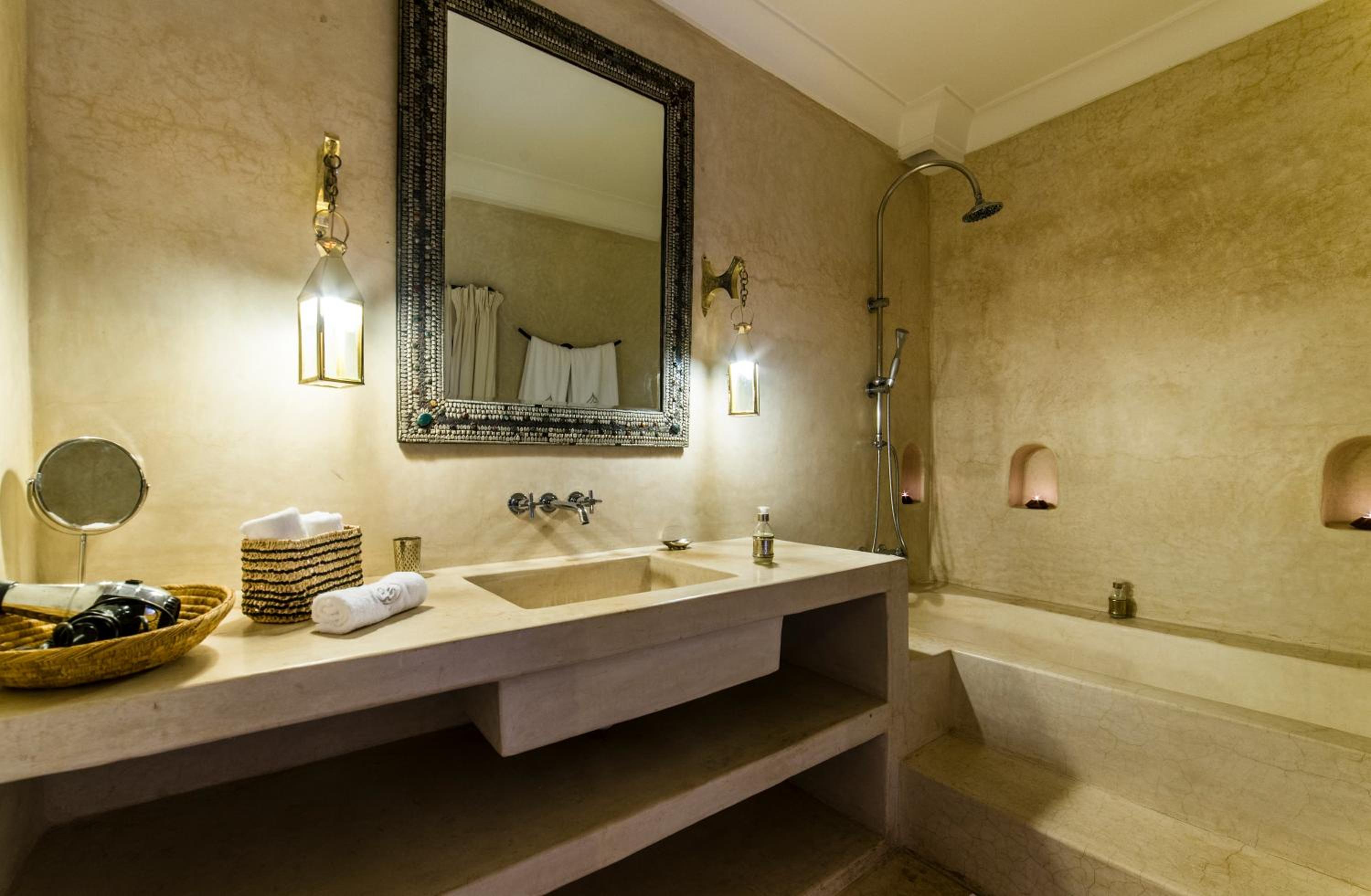 Suite - Photo 3