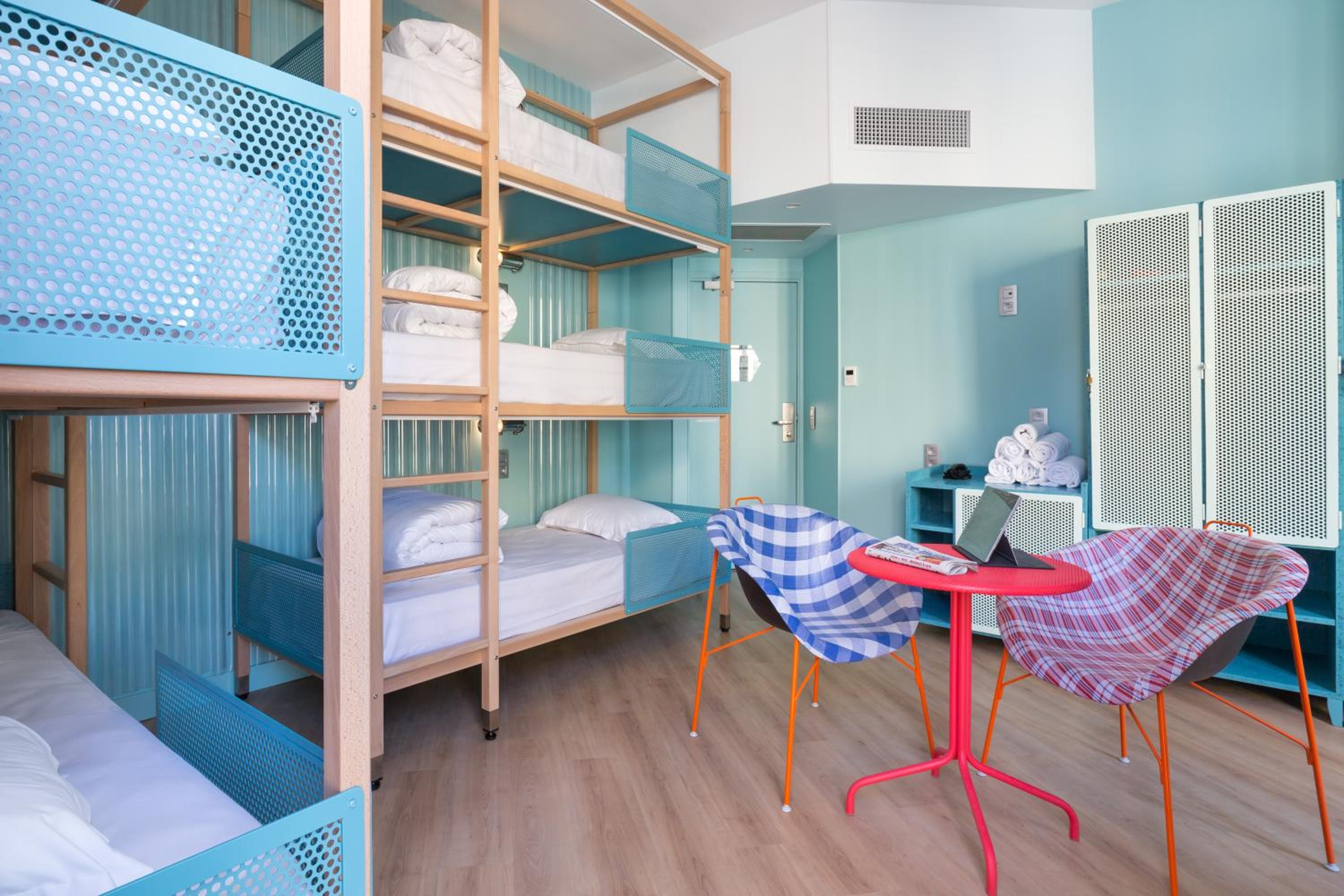 Bed in 5/6-Bed Mixed Dormitory Room photo 2