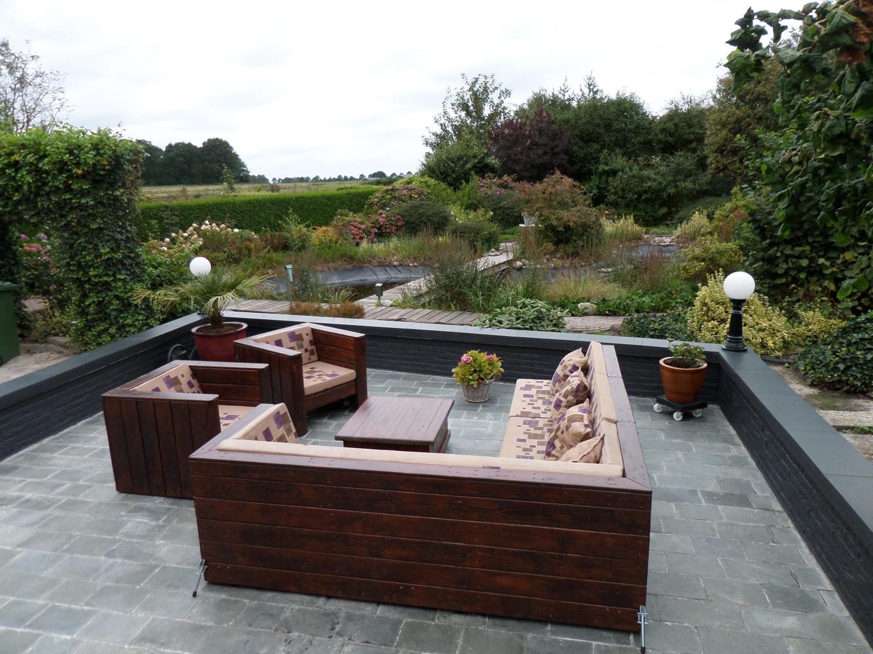 Luxury Family Room - Photo 10