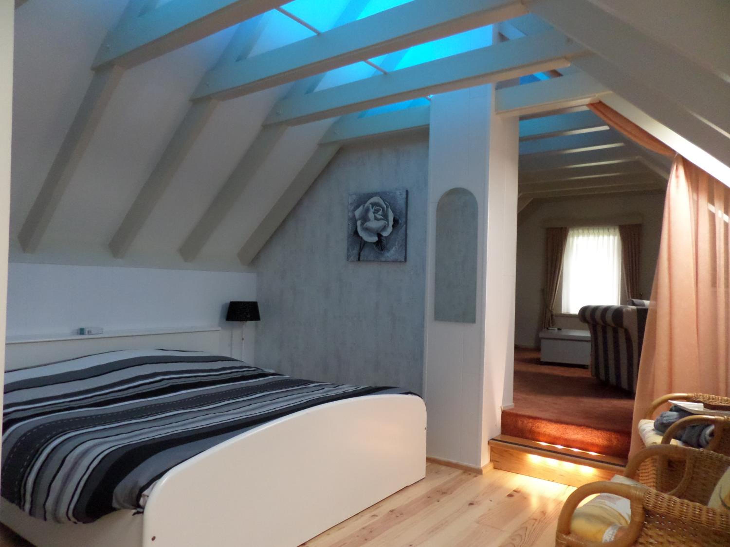Luxury Family Room - Photo 1