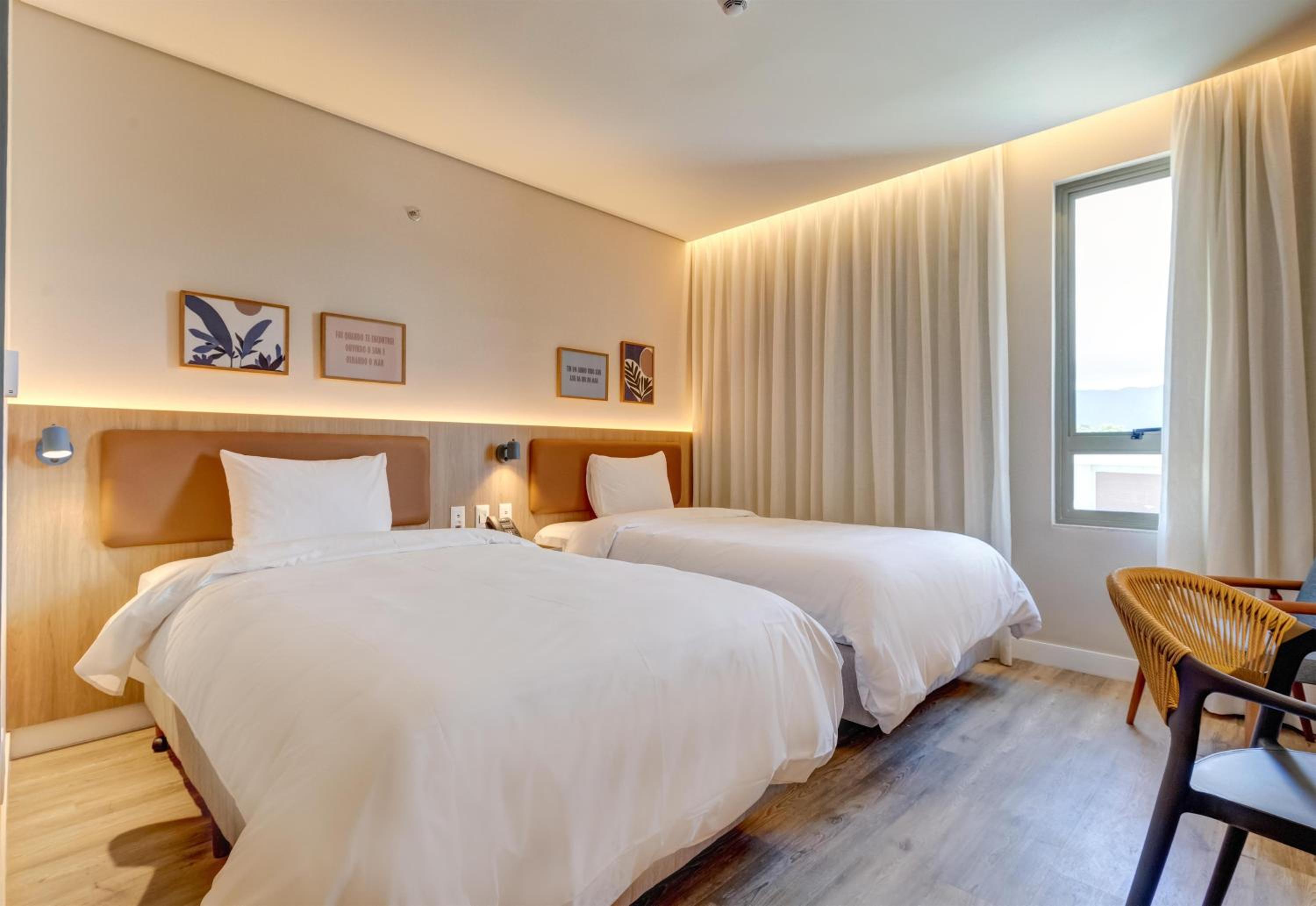 King Room - Non-Smoking
