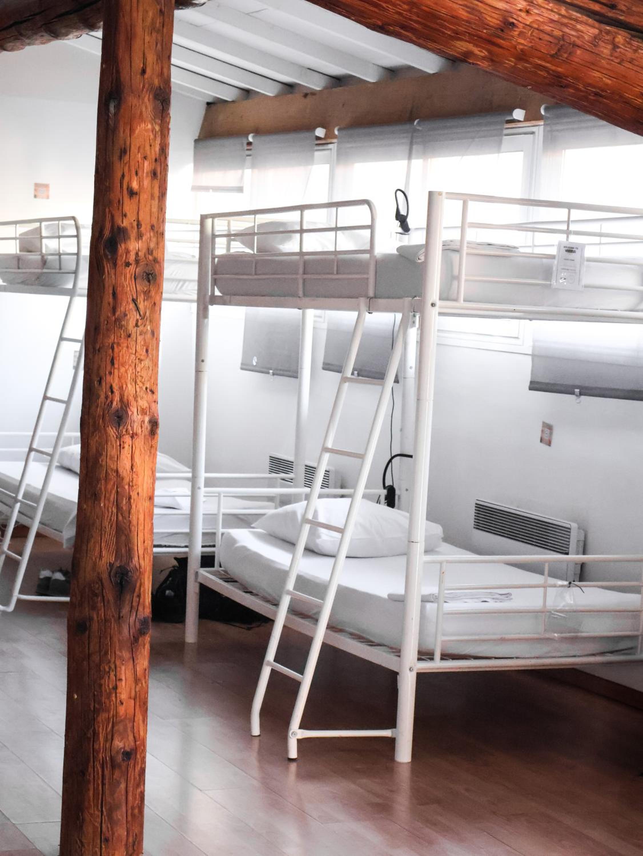 Bed in 12-Bed Mixed Dormitory Room photo 1
