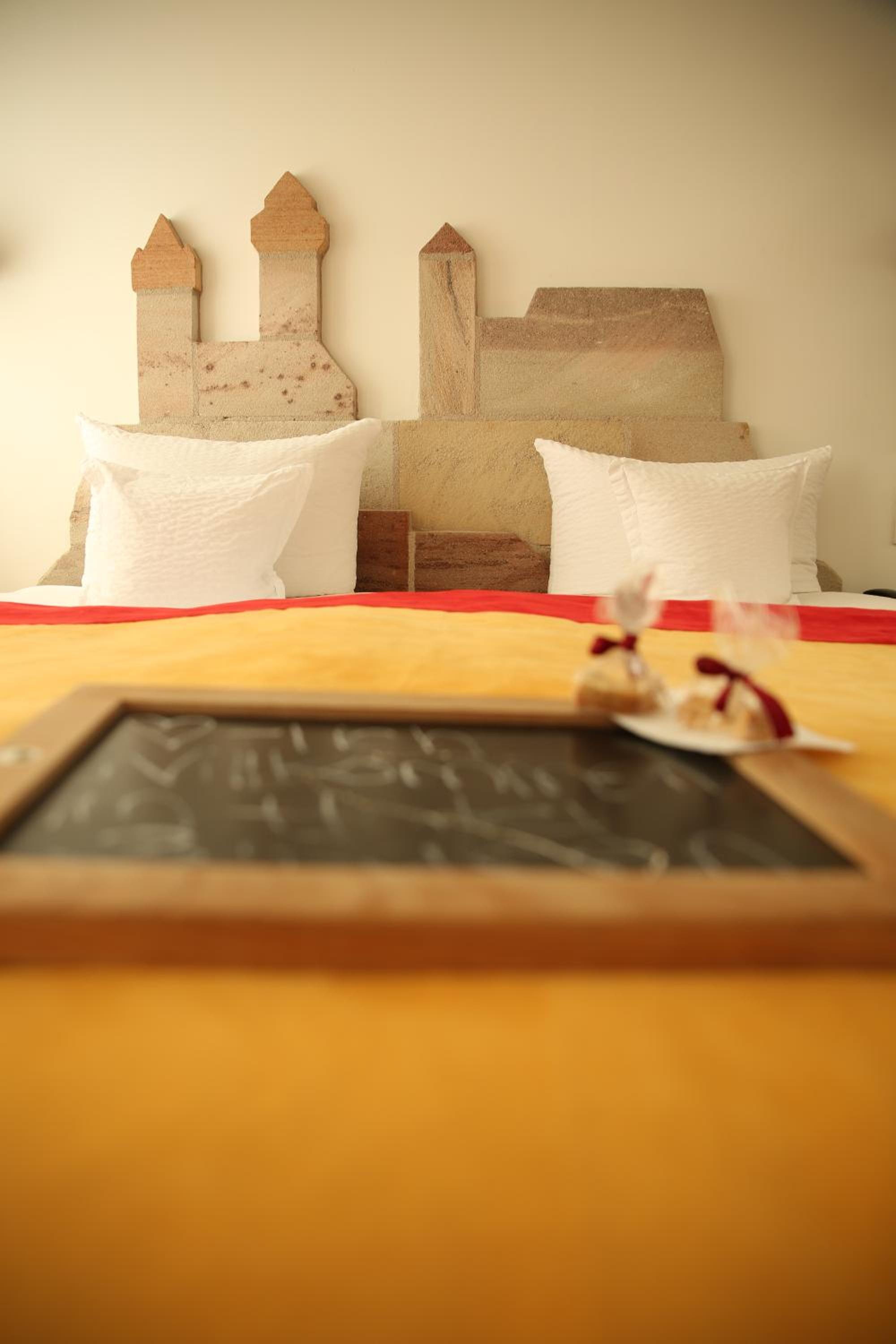 Suite - Photo 10