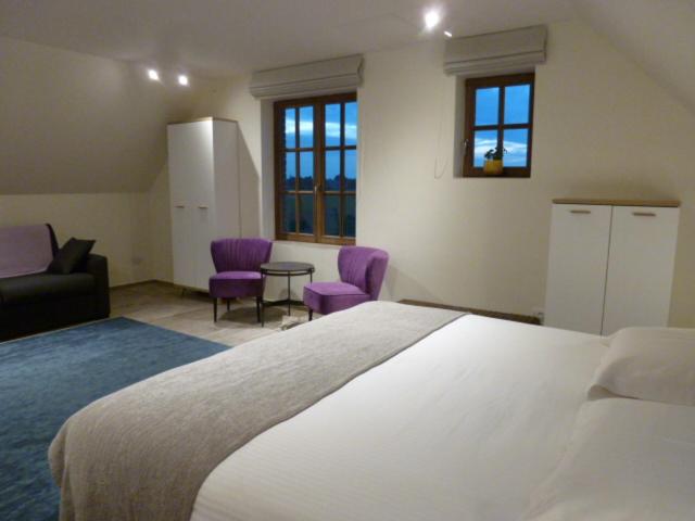 King Studio with Sofa Bed photo 3