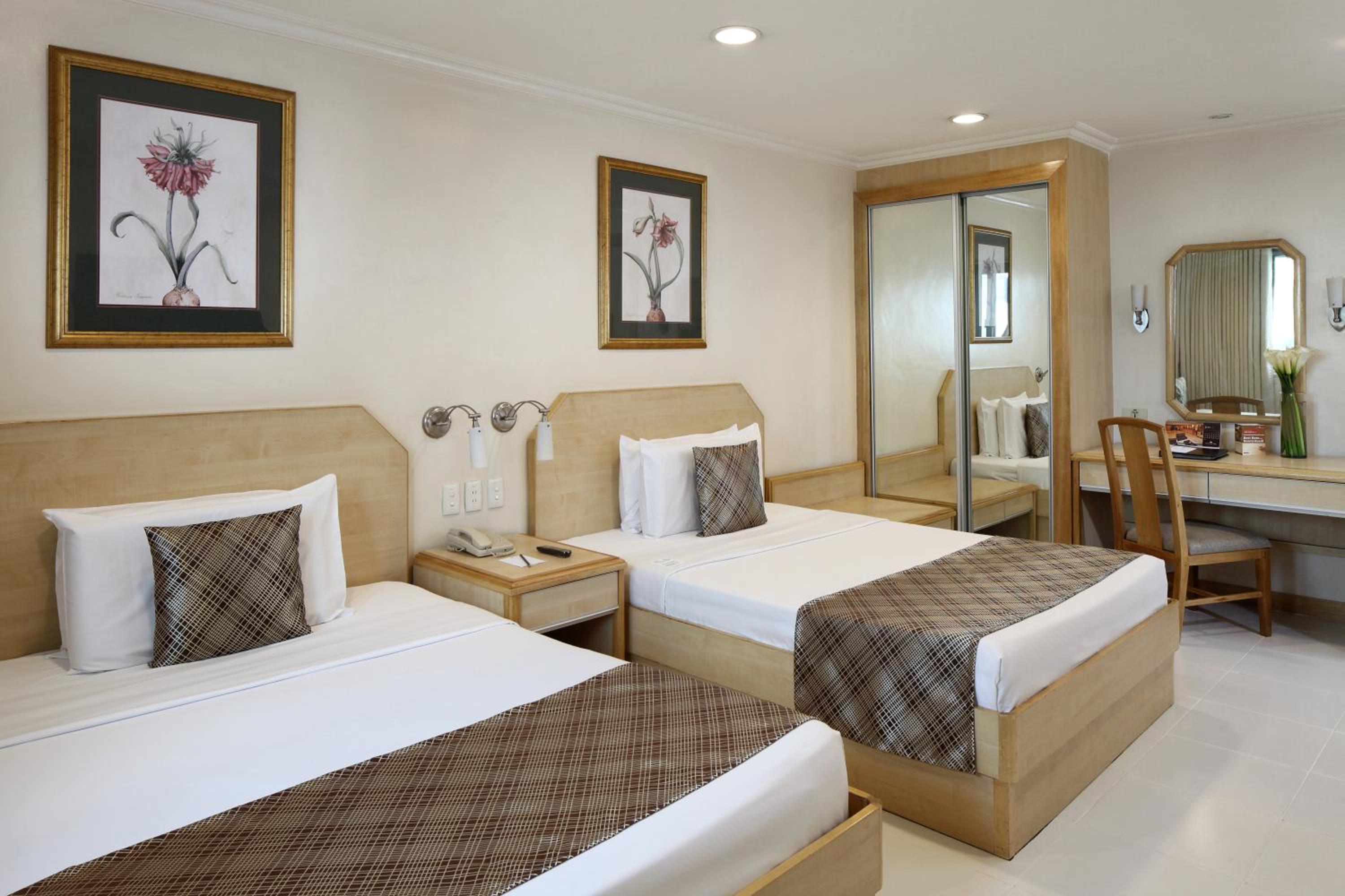 Deluxe Twin Room with Kitchenette  - Photo 2