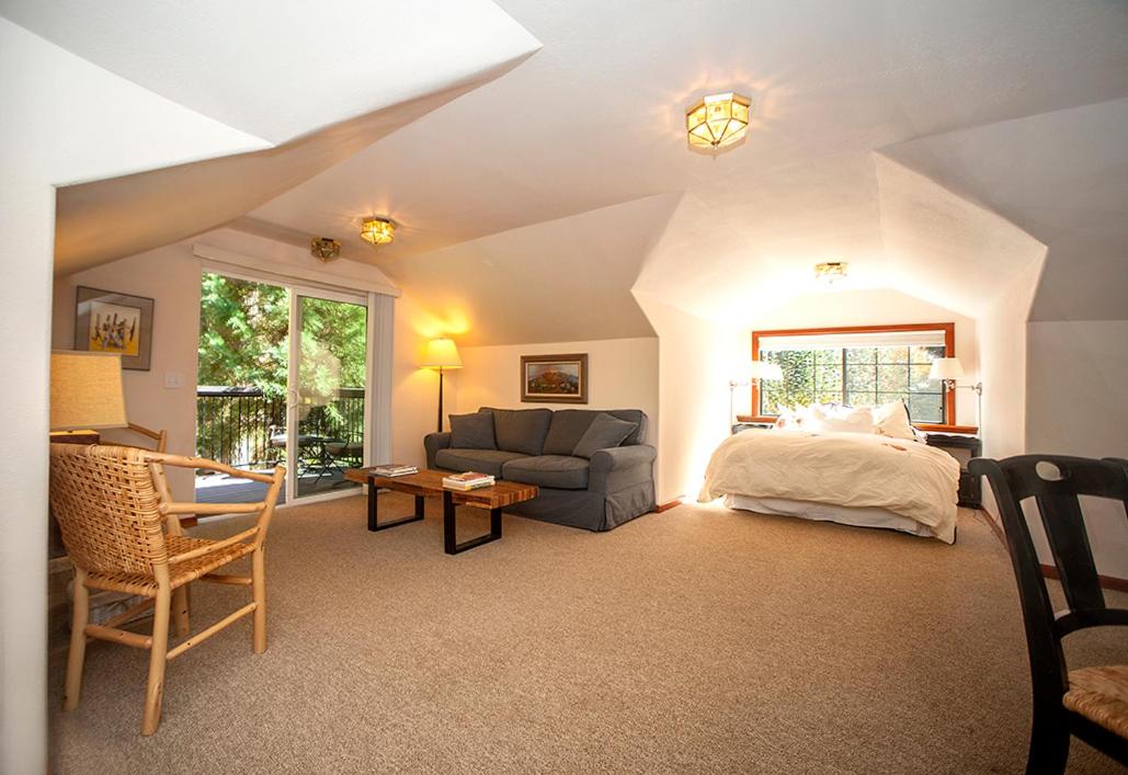 Room with Two Double Beds - Pet Friendly photo 1