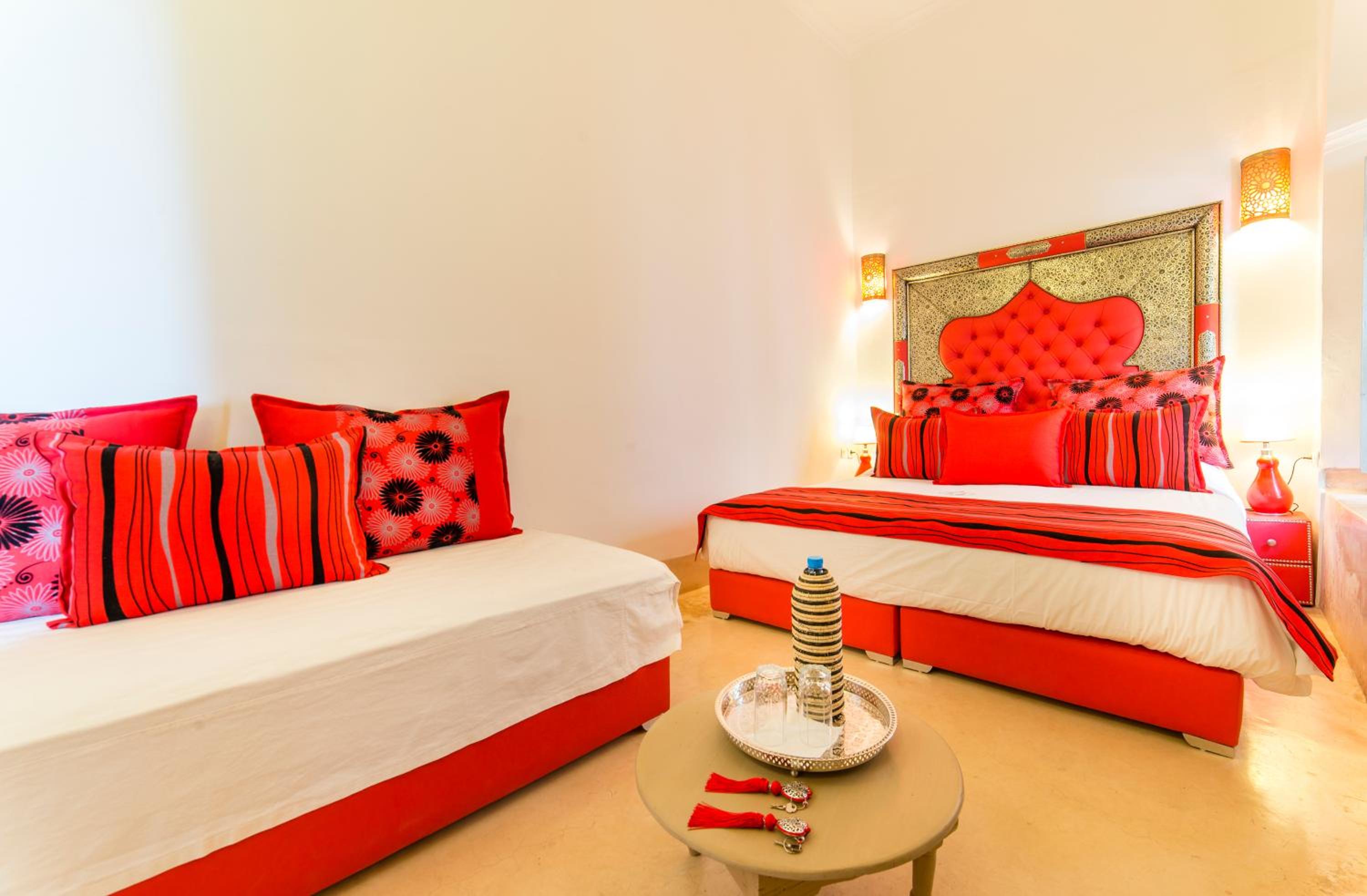 Double Room with Private Bathroom - Photo 12