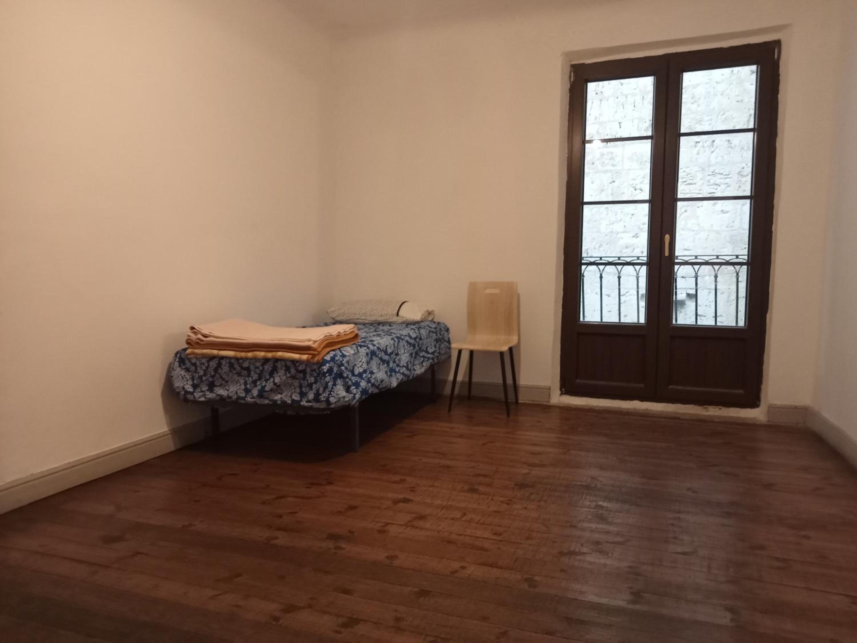 6-Bed Mixed Dormitory Room photo 3