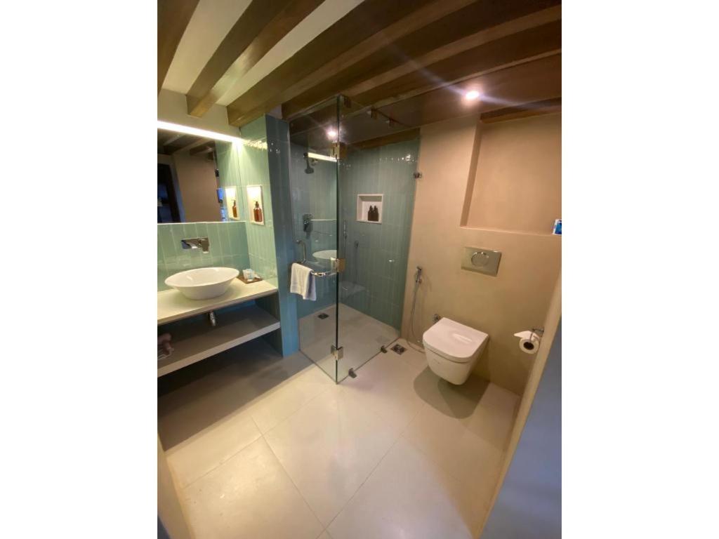 Heritage Suite  15% food and beverage discount - Photo 3