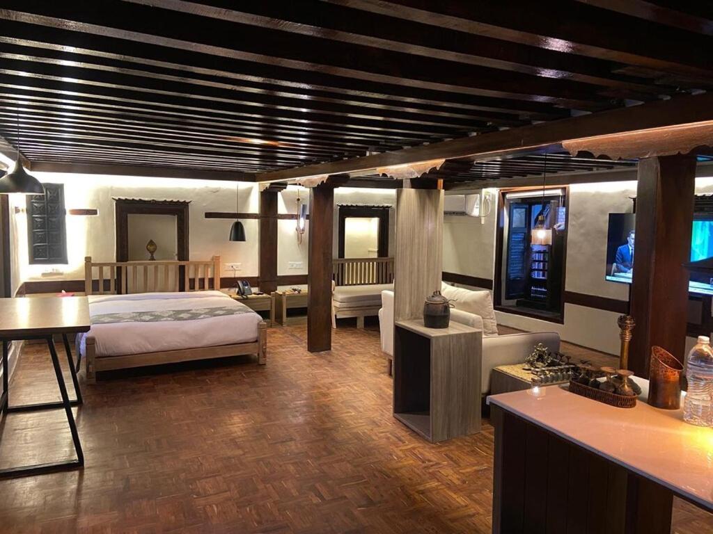 Heritage Suite  15% food and beverage discount - Photo 5