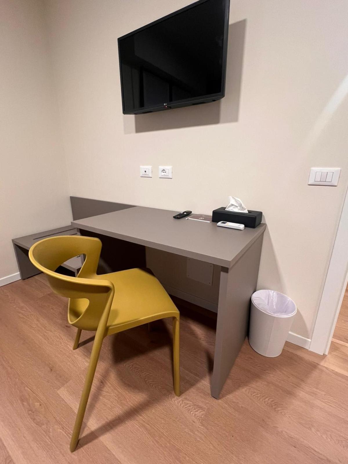Large Double or Twin Room photo 2