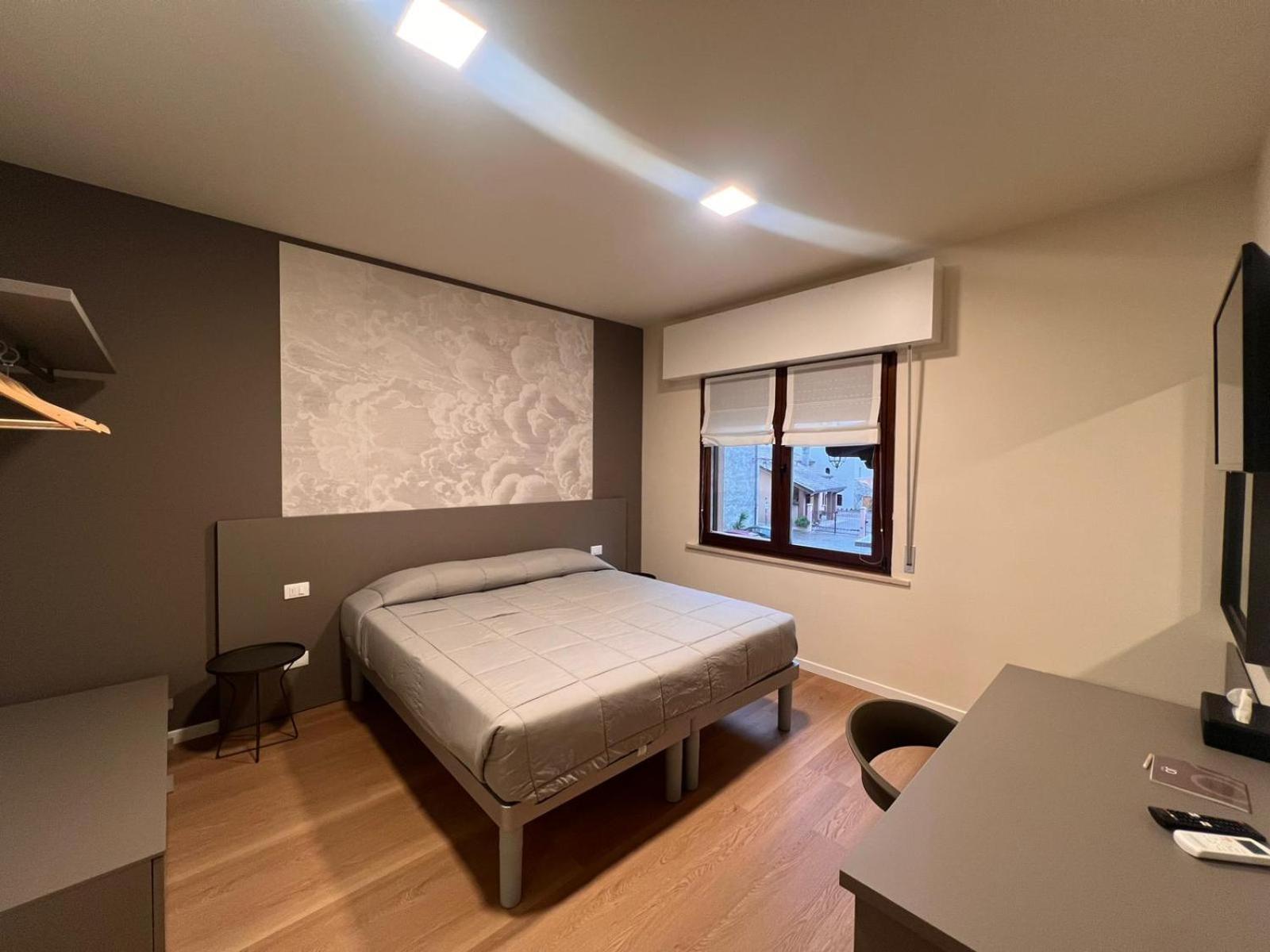 Large Double or Twin Room photo 3