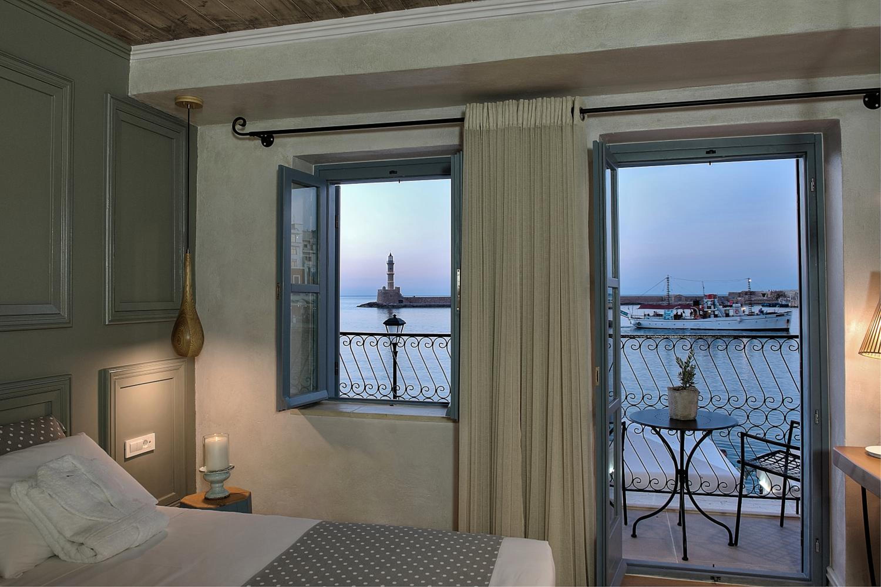Deluxe room with Sea View and Balcony