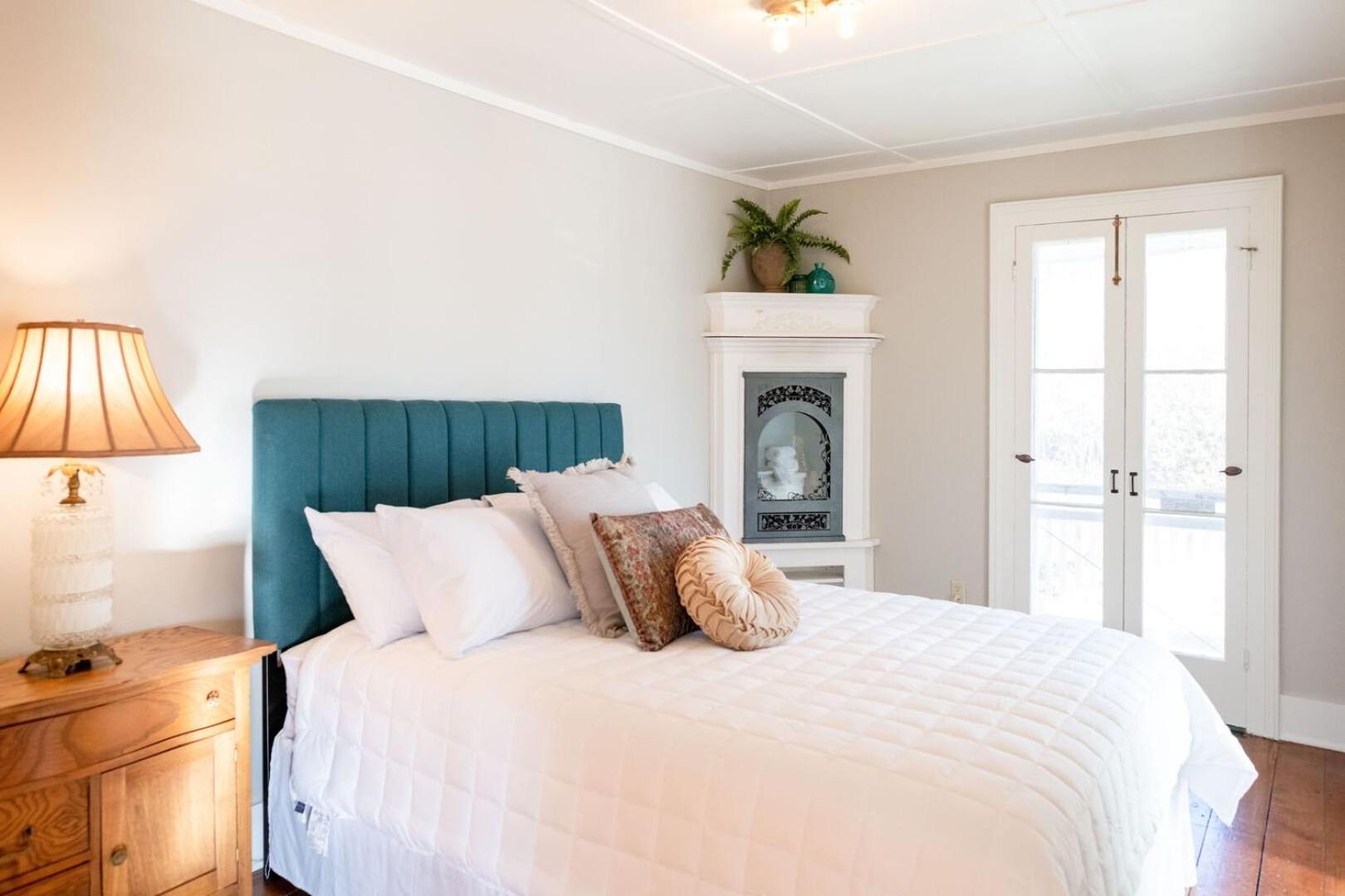 Queen Room photo 1