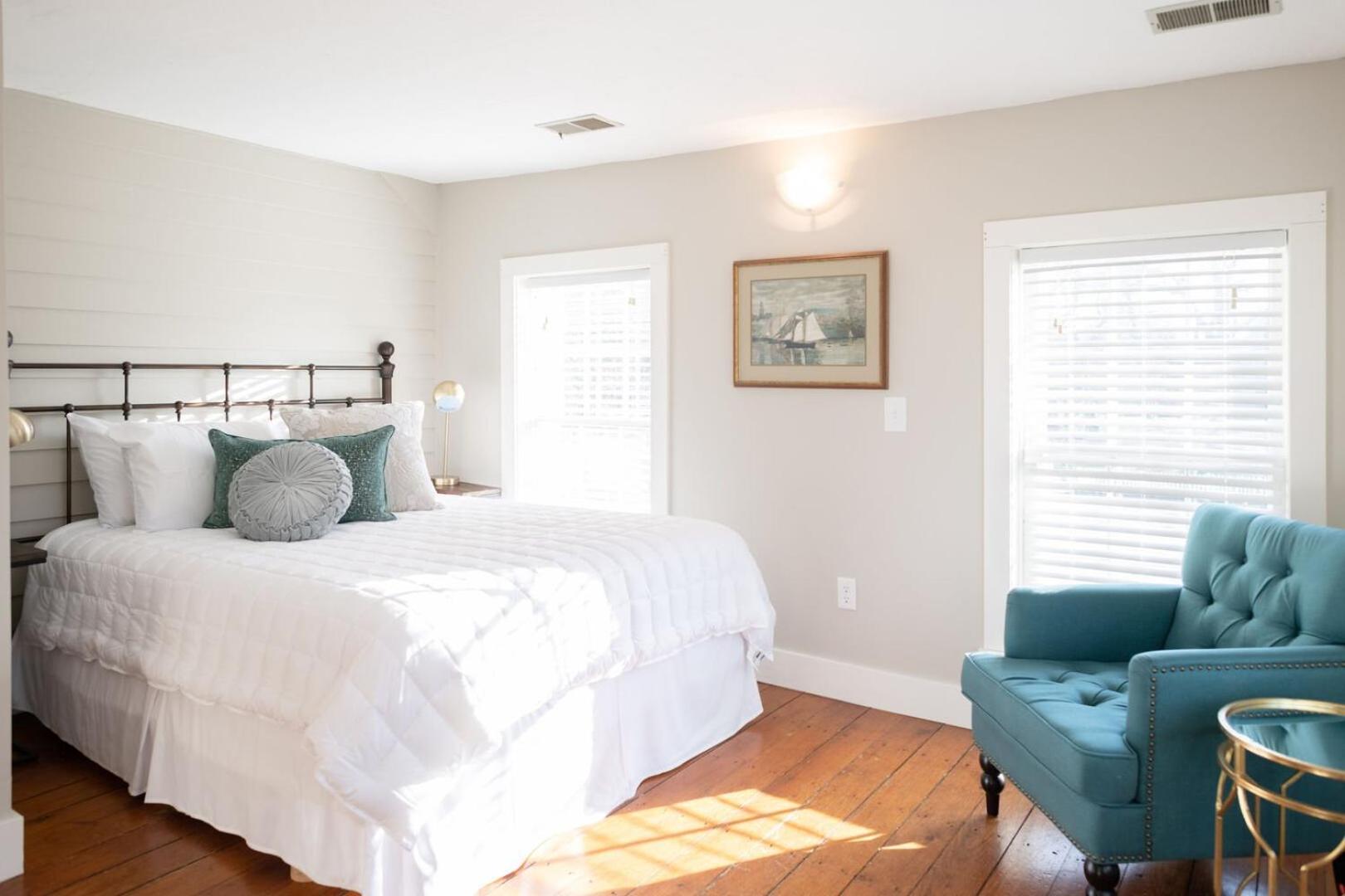 Queen Room photo 1
