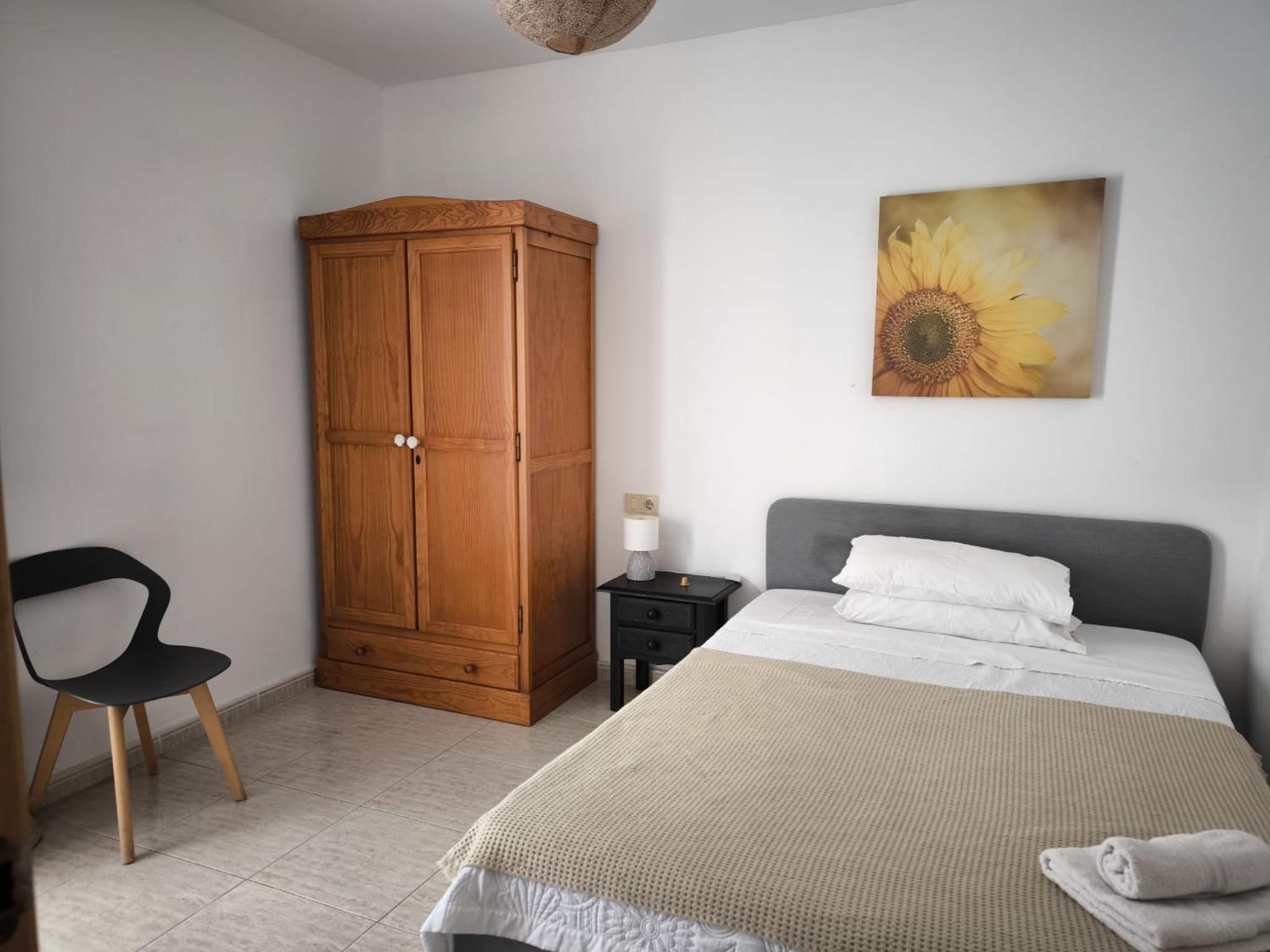 Single Room with Shared Bathroom