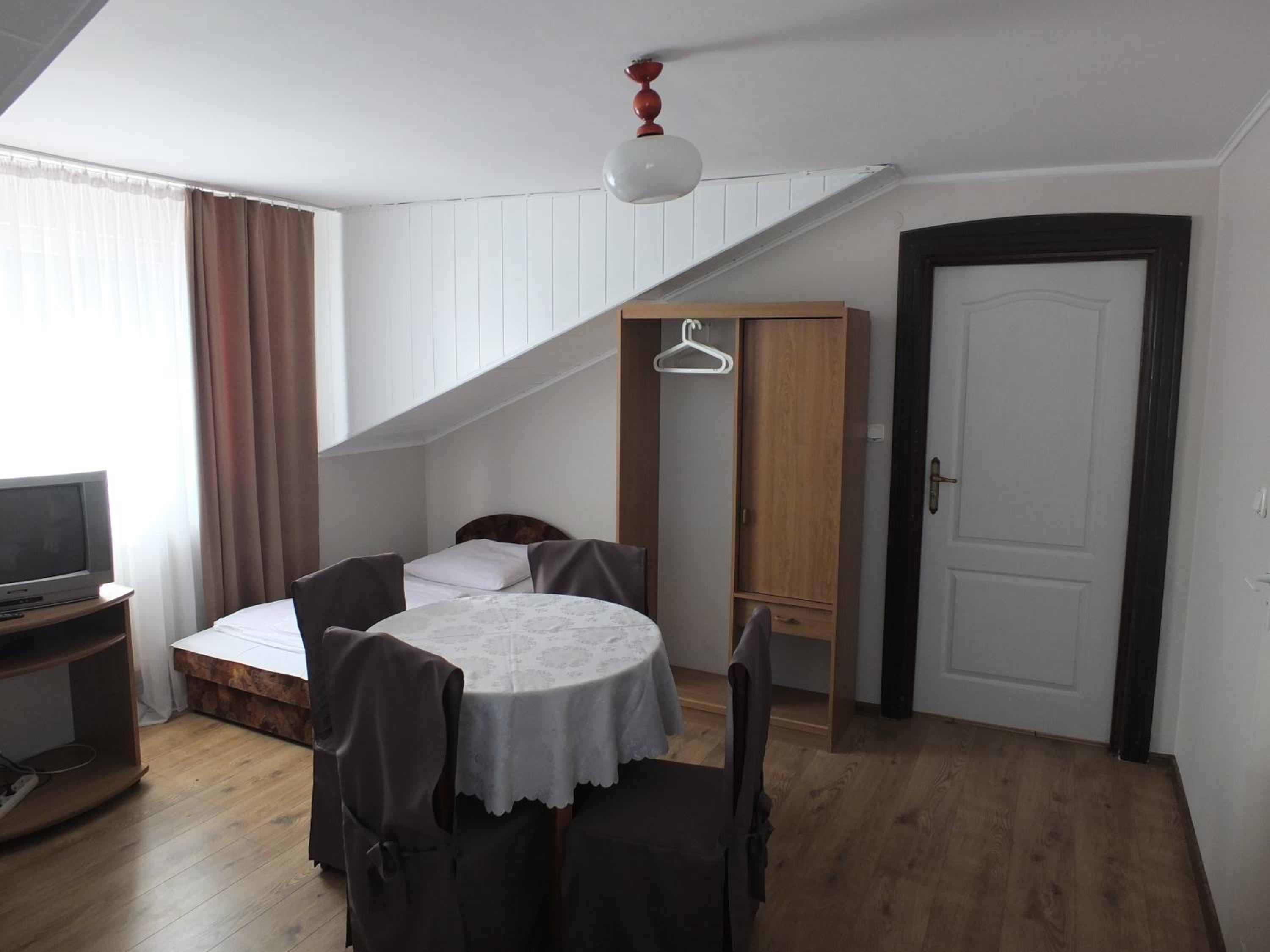 Quadruple Room - Photo 1
