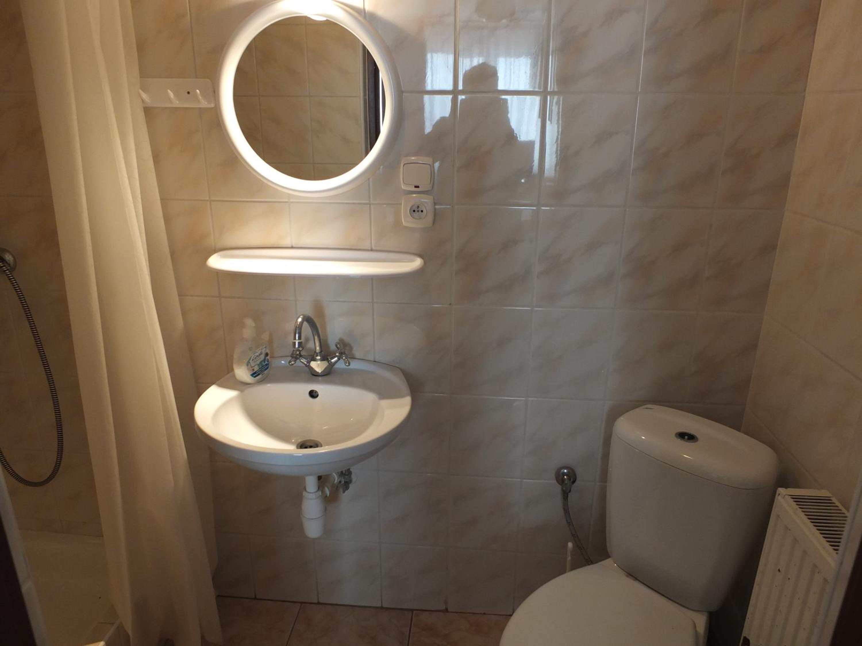 Quadruple Room - Photo 3
