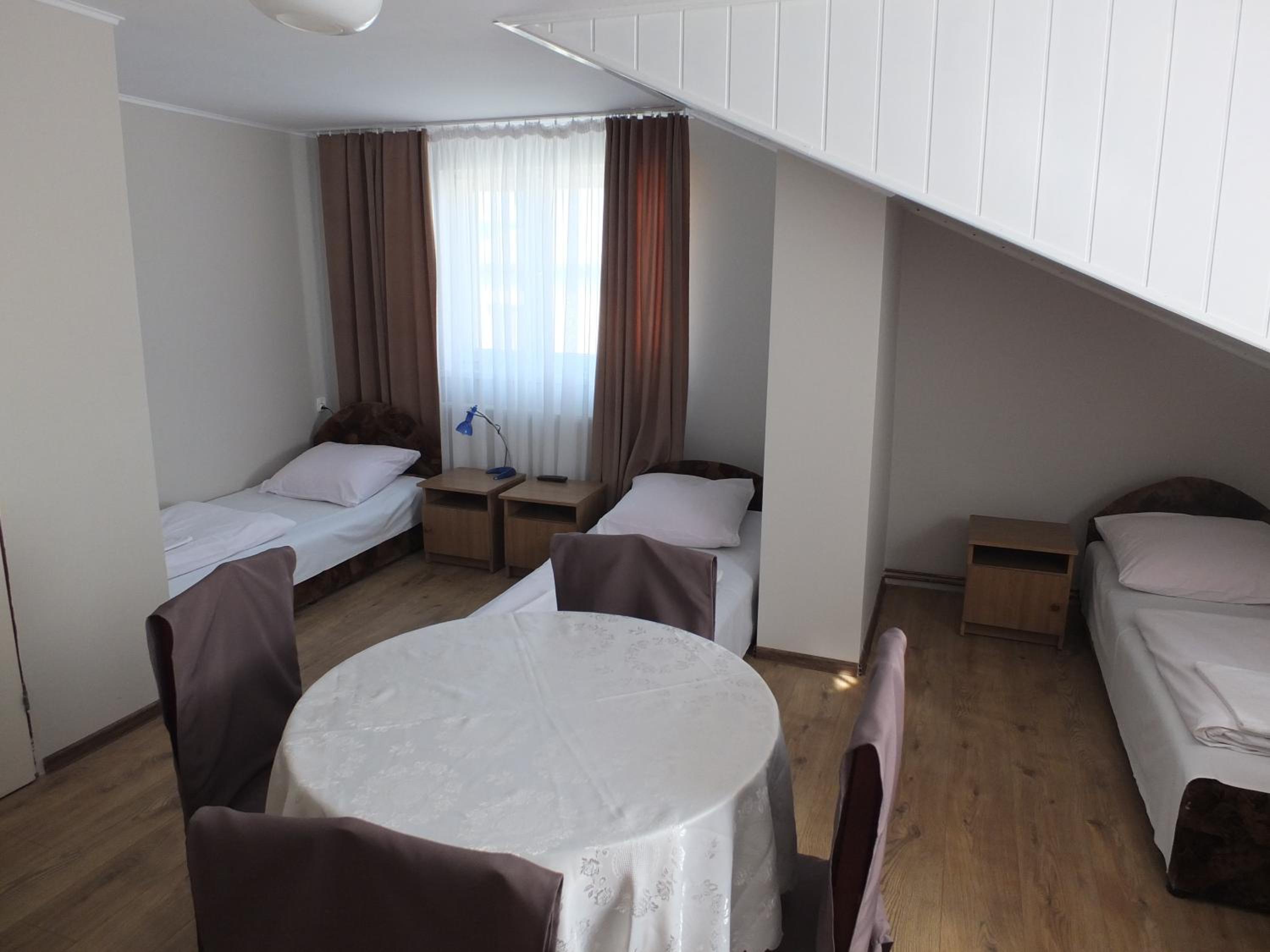 Quadruple Room - Photo 5