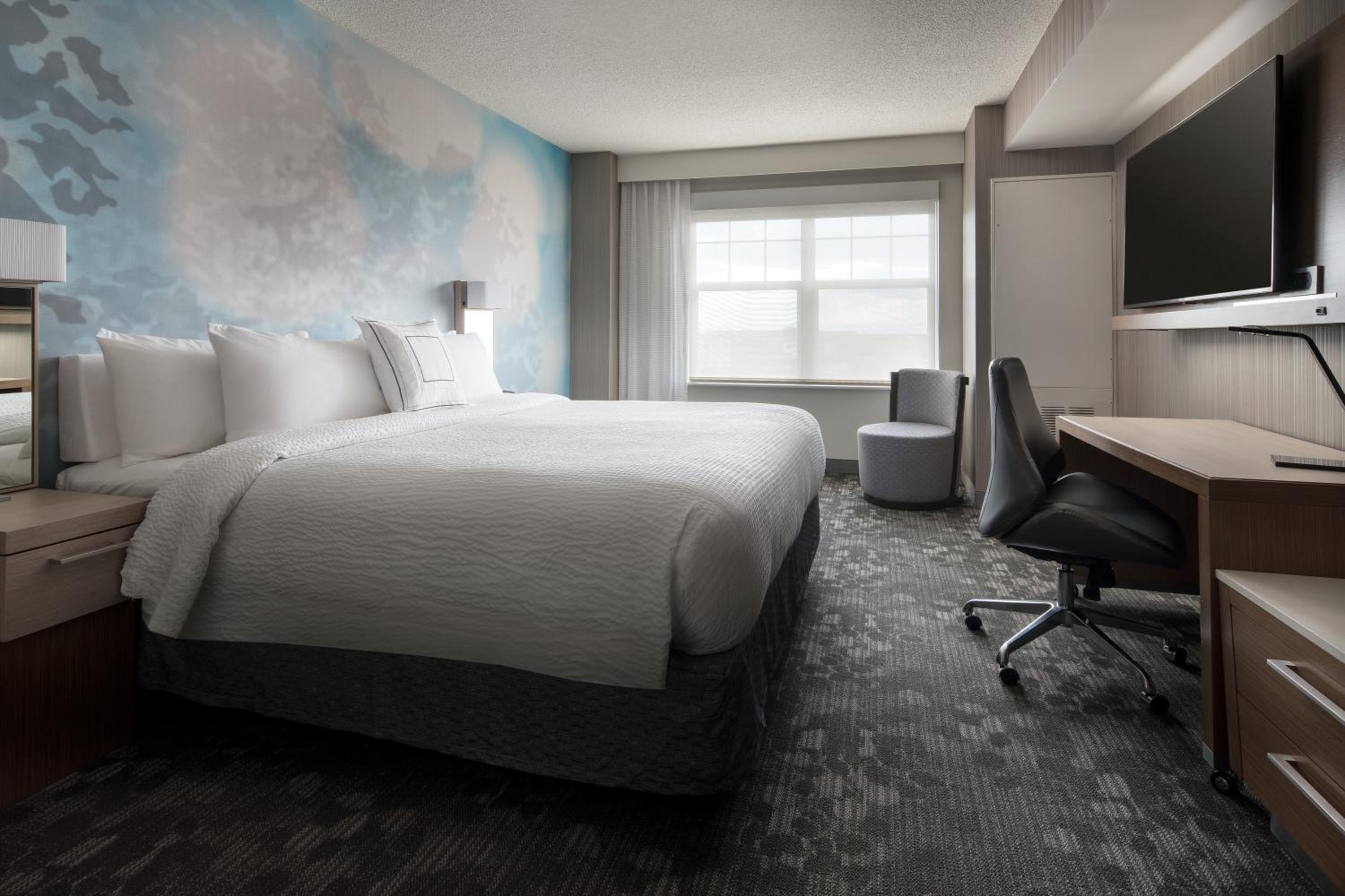 Studio King Suite with One King Bed and Sofa Bed - Mobility/Hearing Accessible with Transfer Shower